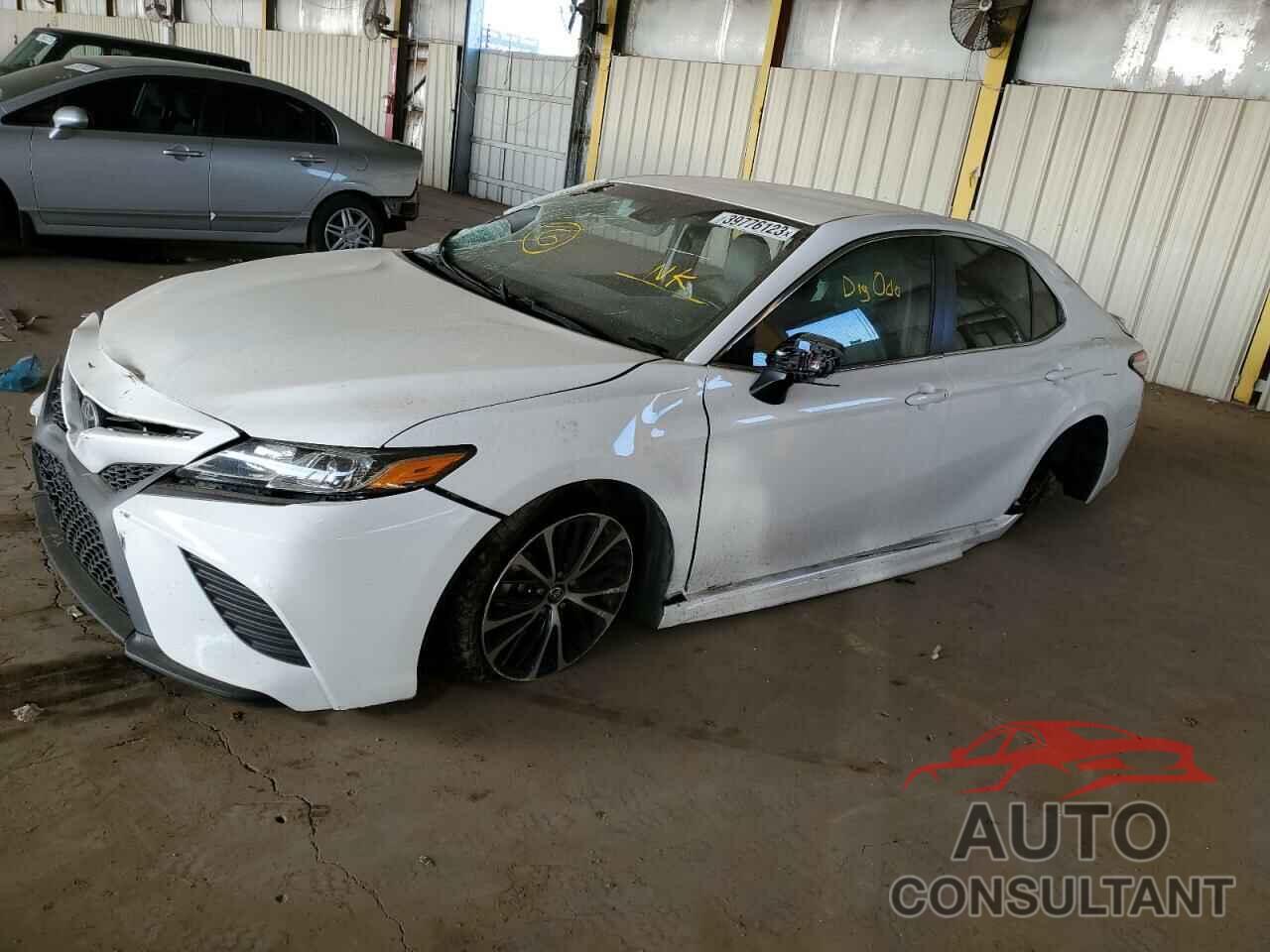 TOYOTA CAMRY 2018 - 4T1B11HK3JU608859