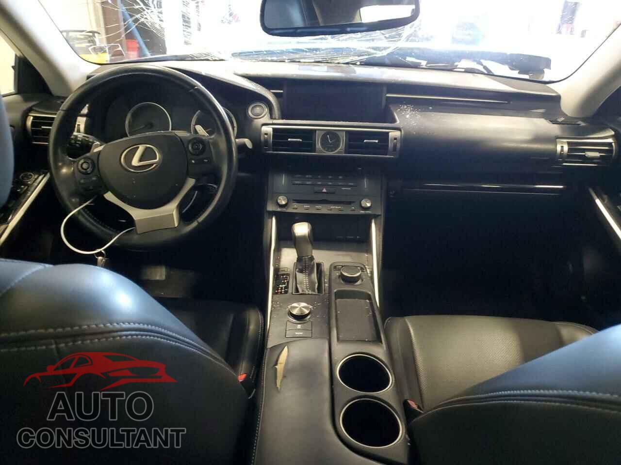 LEXUS IS 2015 - JTHBF1D29F5059602