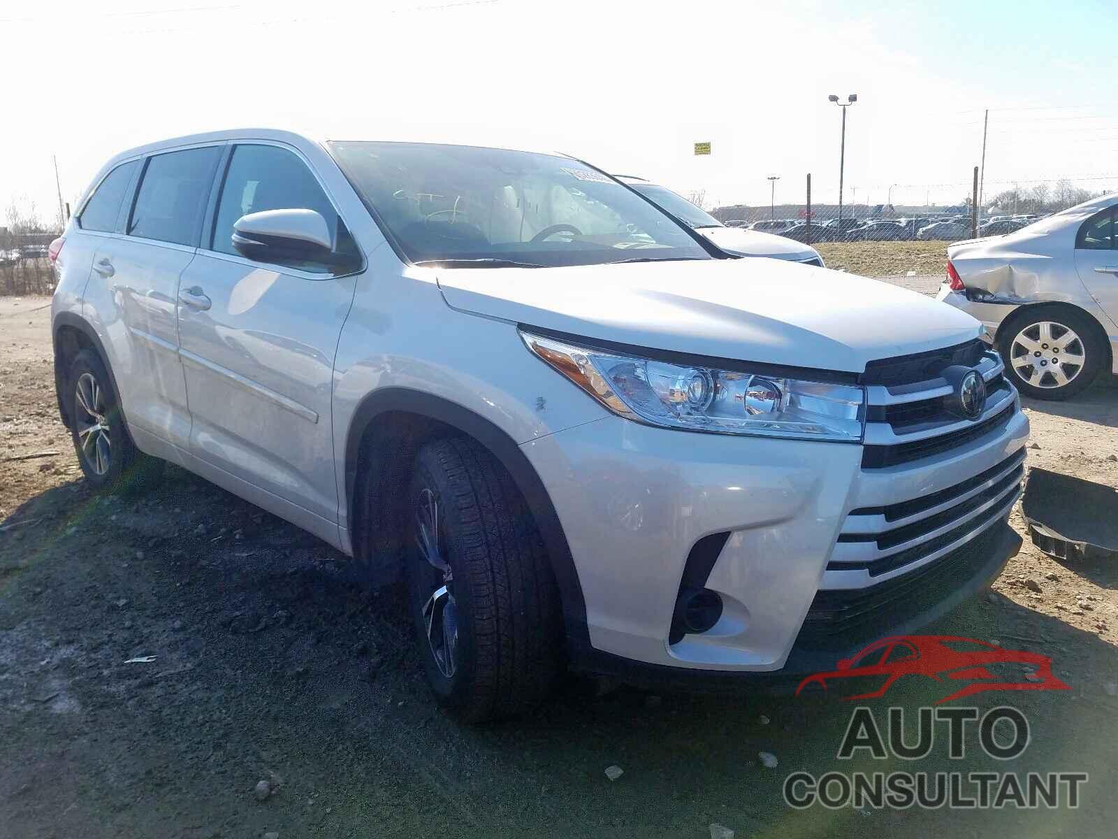 TOYOTA HIGHLANDER 2018 - 5TDZARFH5JS039767