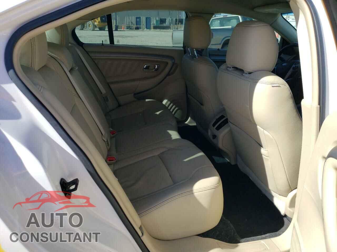 FORD TAURUS 2017 - 1FAHP2E82HG117113