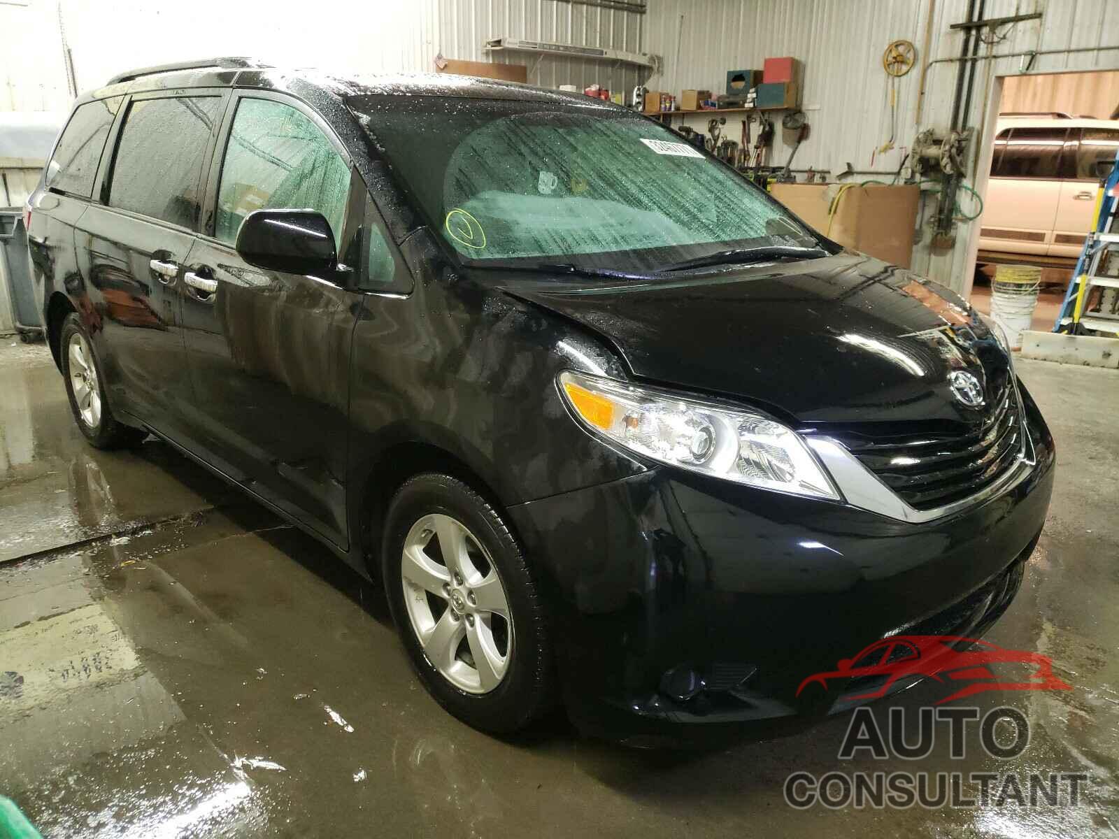 TOYOTA SIENNA 2017 - 5TDKZ3DC3HS784851