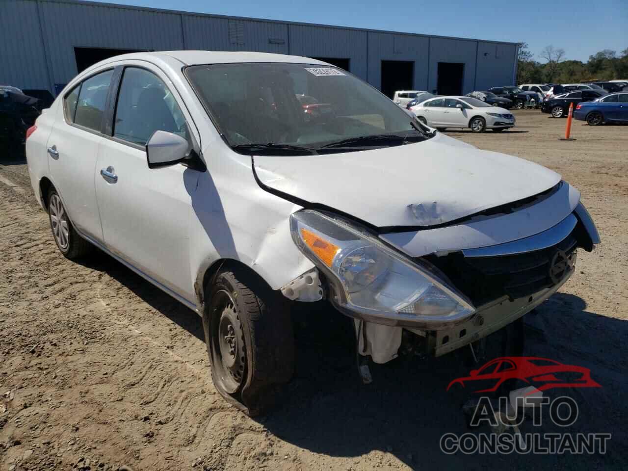 NISSAN VERSA 2018 - 3N1CN7AP0JL813705