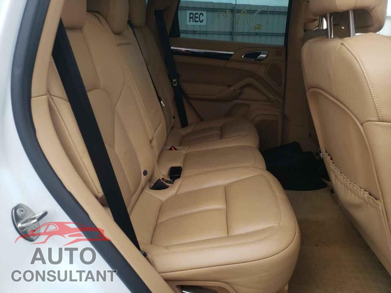 PORSCHE CAYENNE 2016 - WP1AA2A21GLA10606
