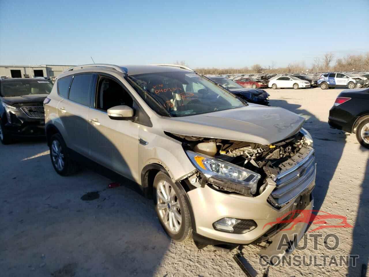 FORD ESCAPE 2017 - 1FMCU9J98HUD40984