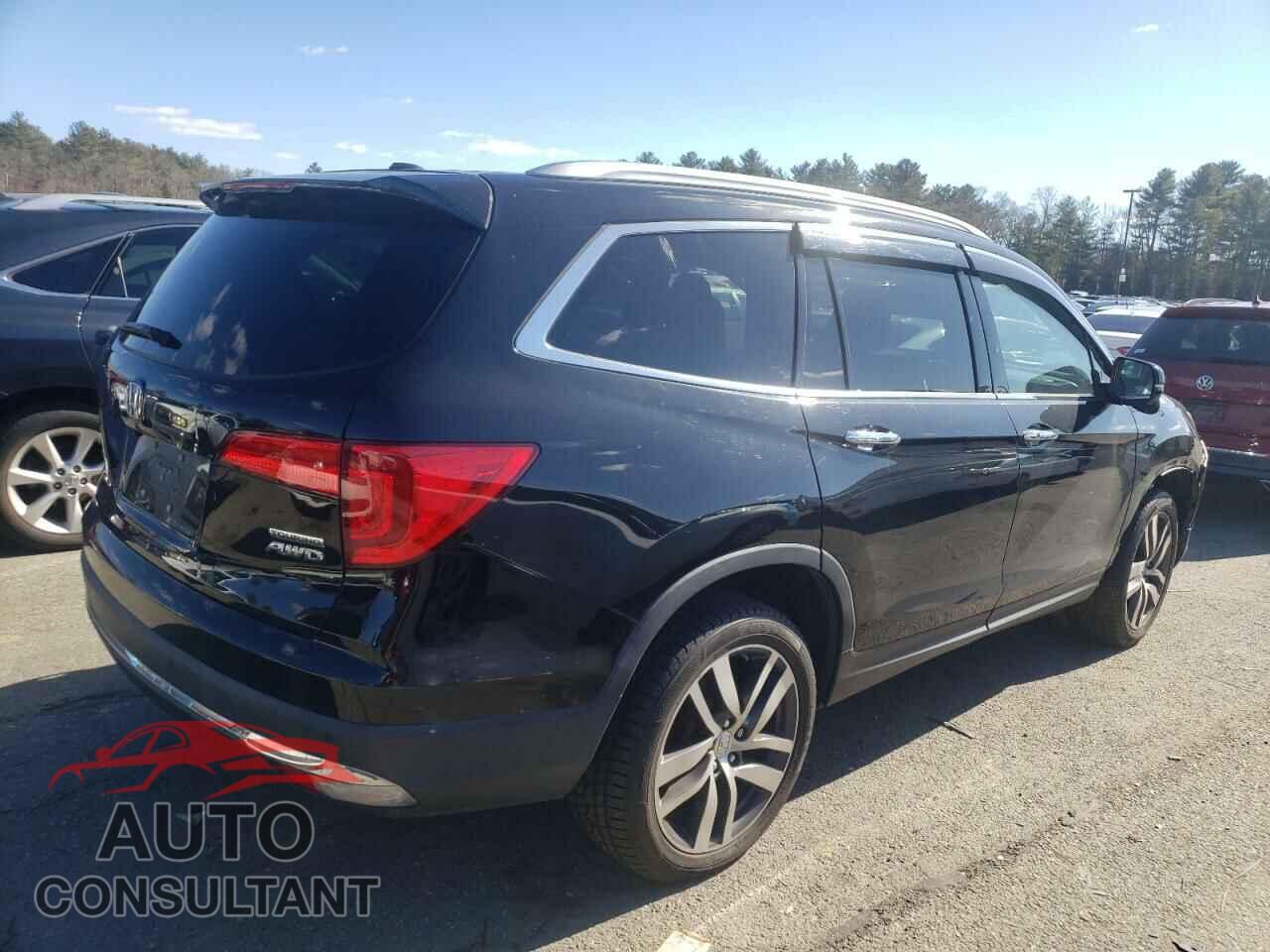 HONDA PILOT 2017 - 5FNYF6H9XHB096451