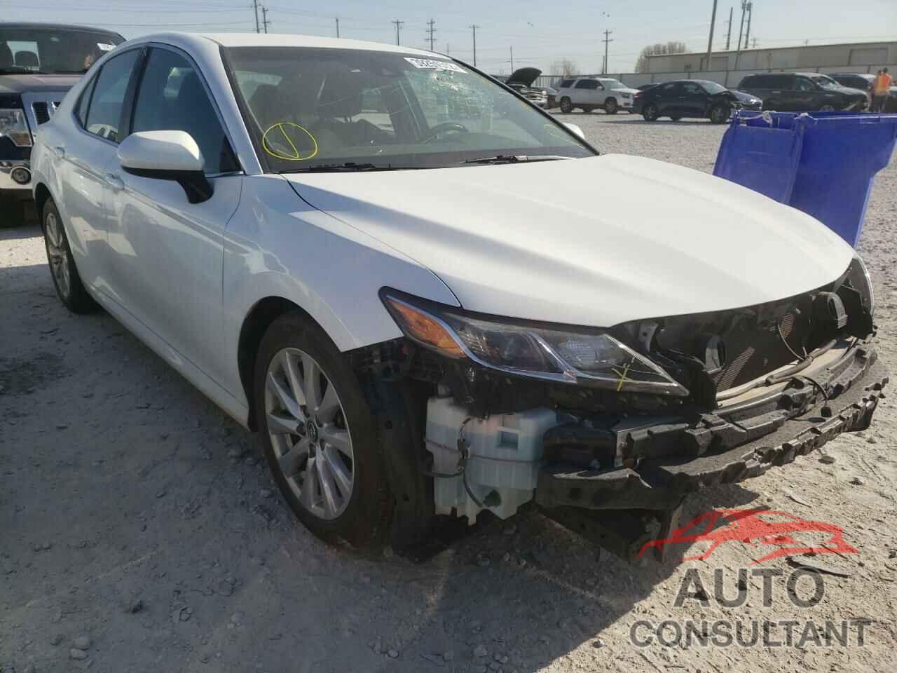 TOYOTA CAMRY 2018 - 4T1B11HK2JU592105