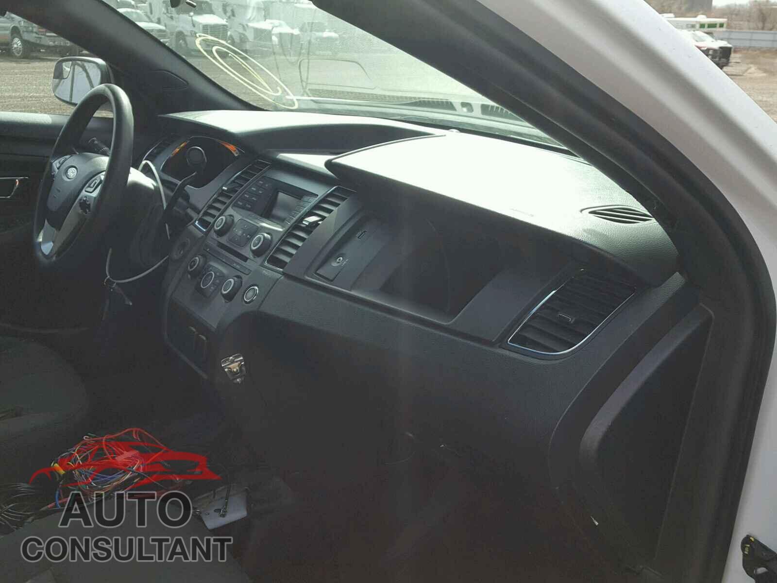 FORD TAURUS 2016 - 1HGCR3F91HA041433