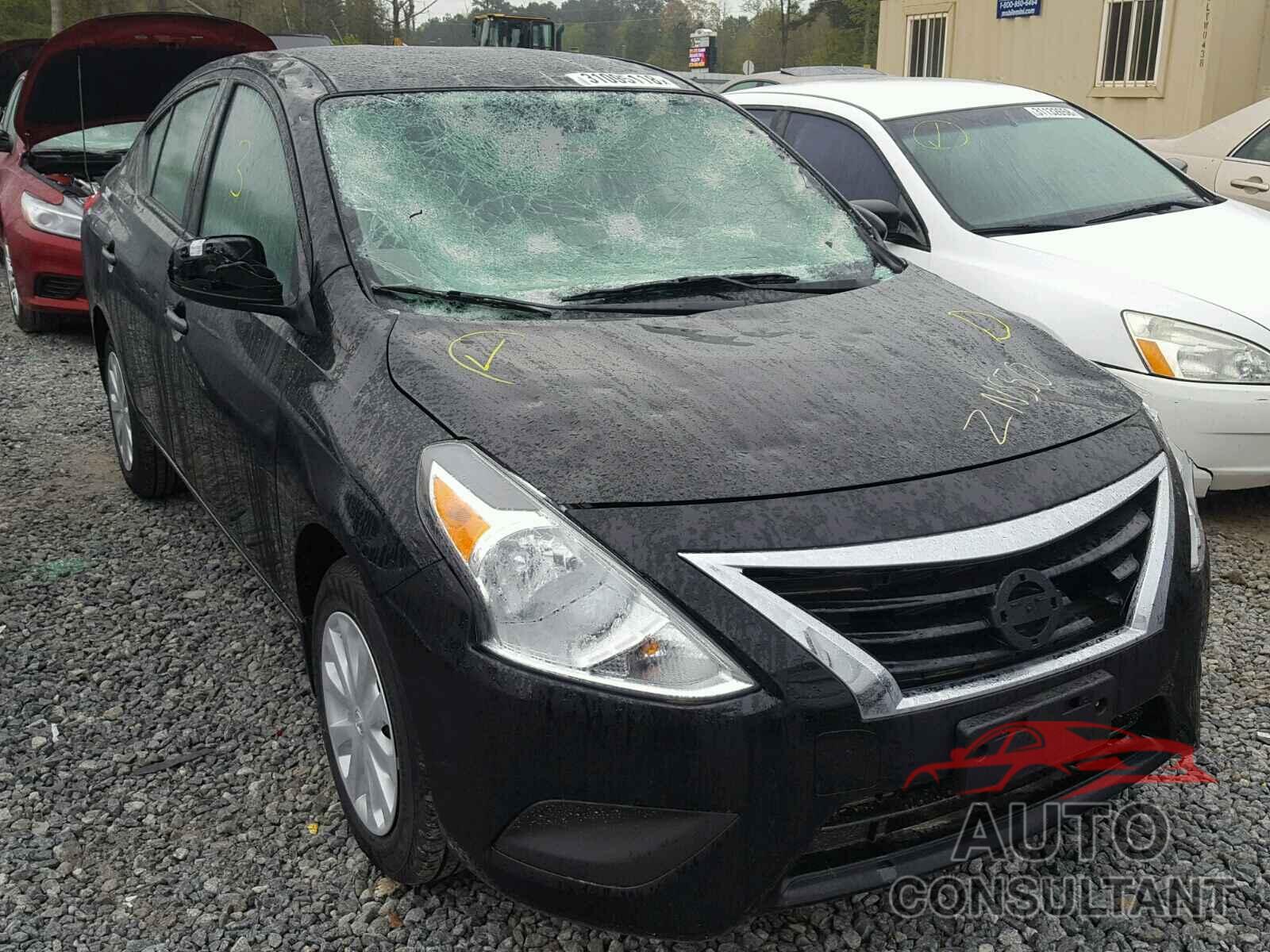 NISSAN VERSA 2018 - 3N1CN7AP7JL831392