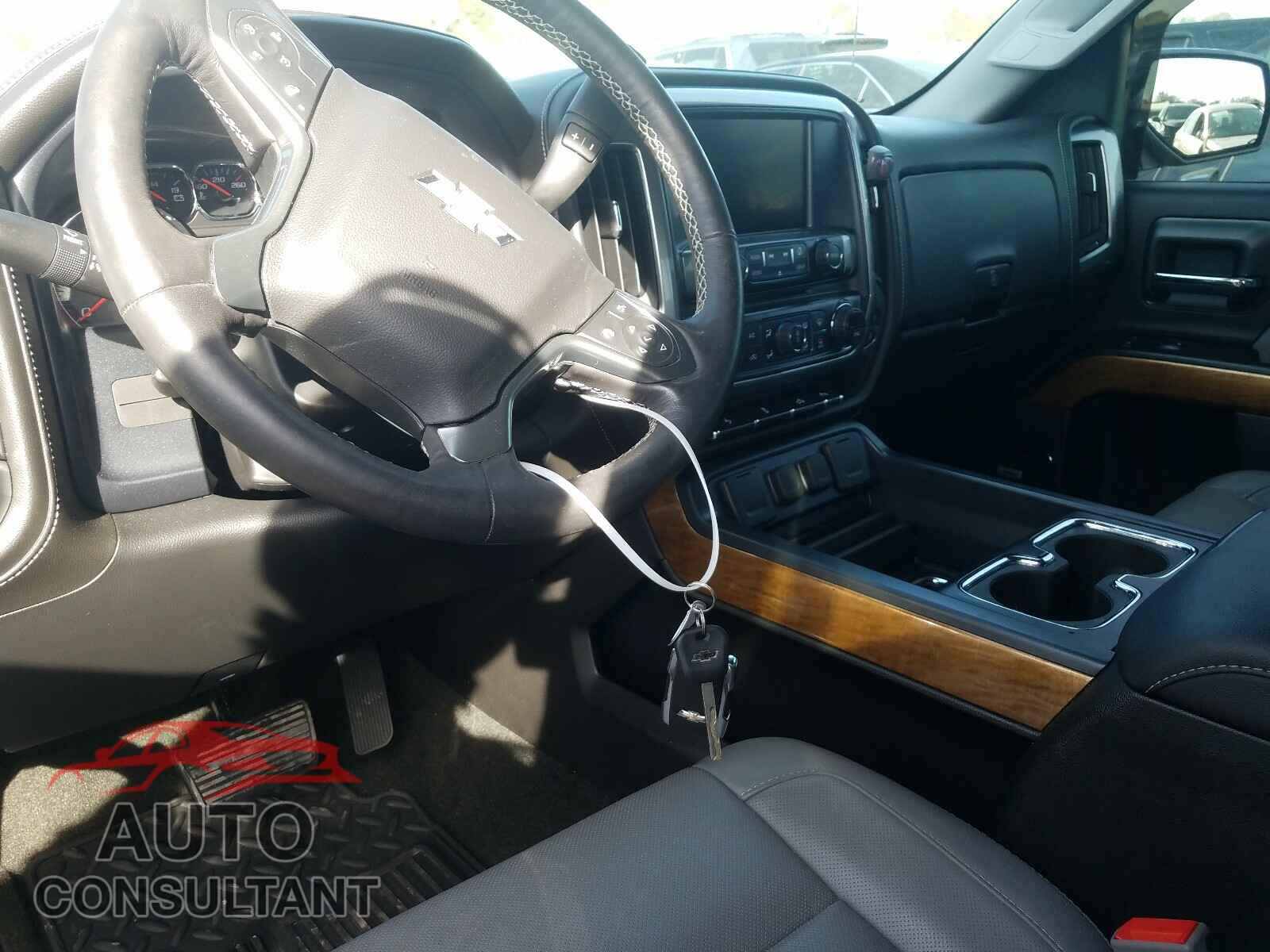 CHEVROLET SILVERADO 2018 - 3GCPCSEC3JG246350