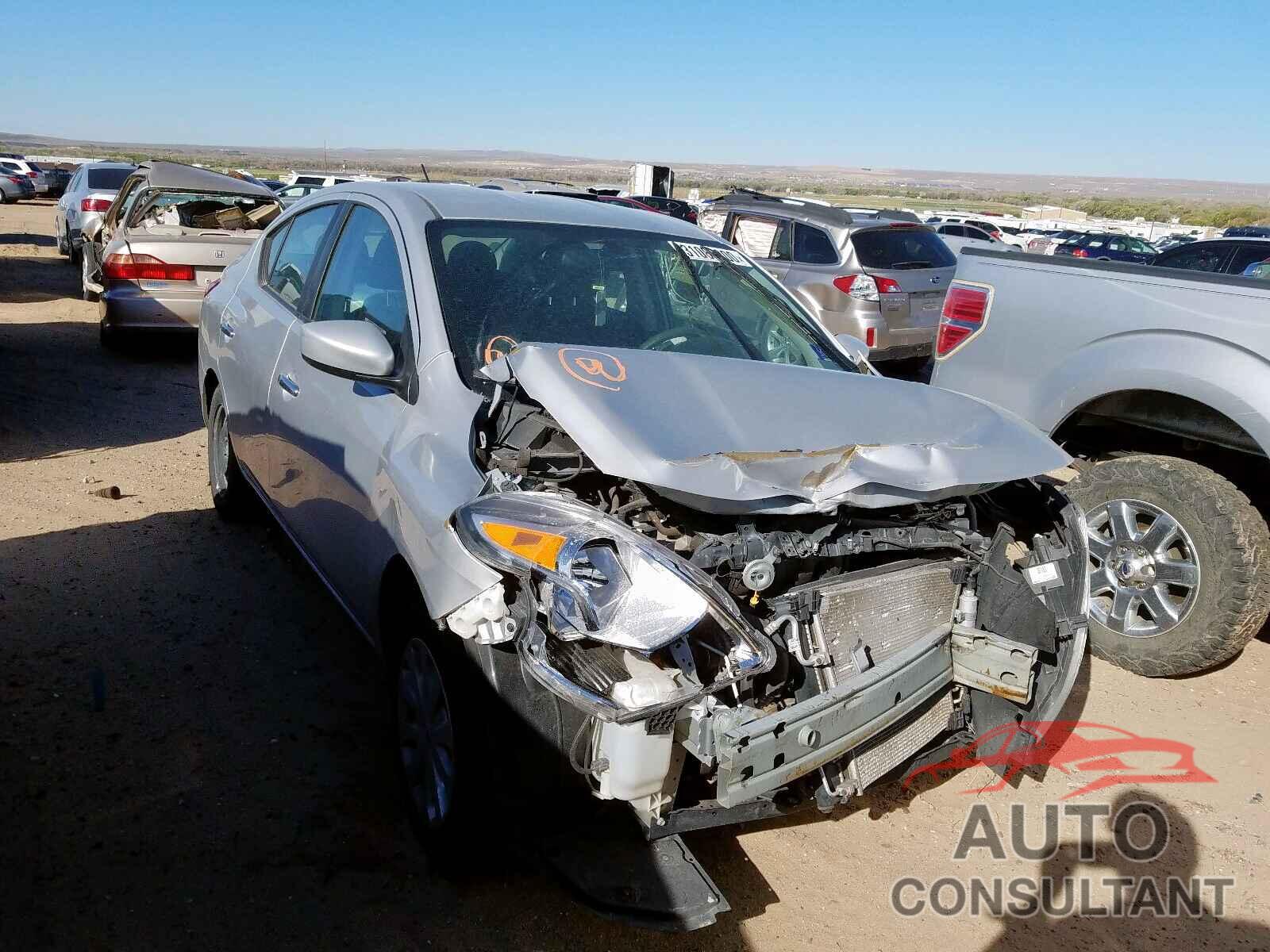 NISSAN VERSA 2016 - 4T1B11HK5KU804917