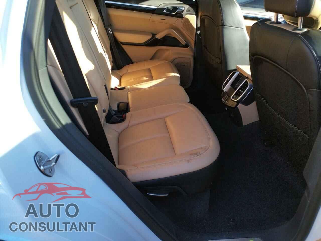 PORSCHE CAYENNE 2017 - WP1AE2A27HLA75742