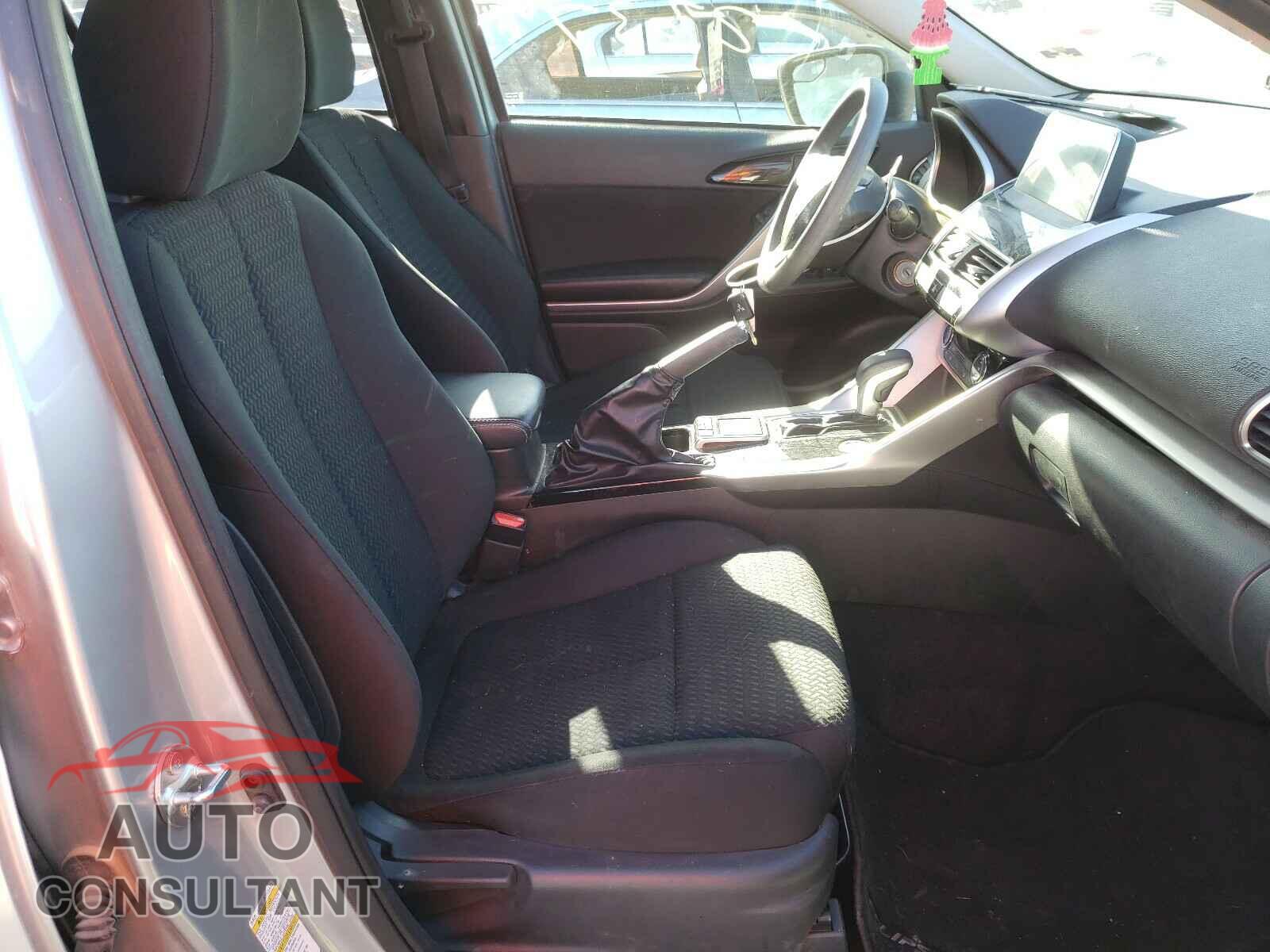 MITSUBISHI ECLIPSE 2018 - JA4AT4AA9JZ044337