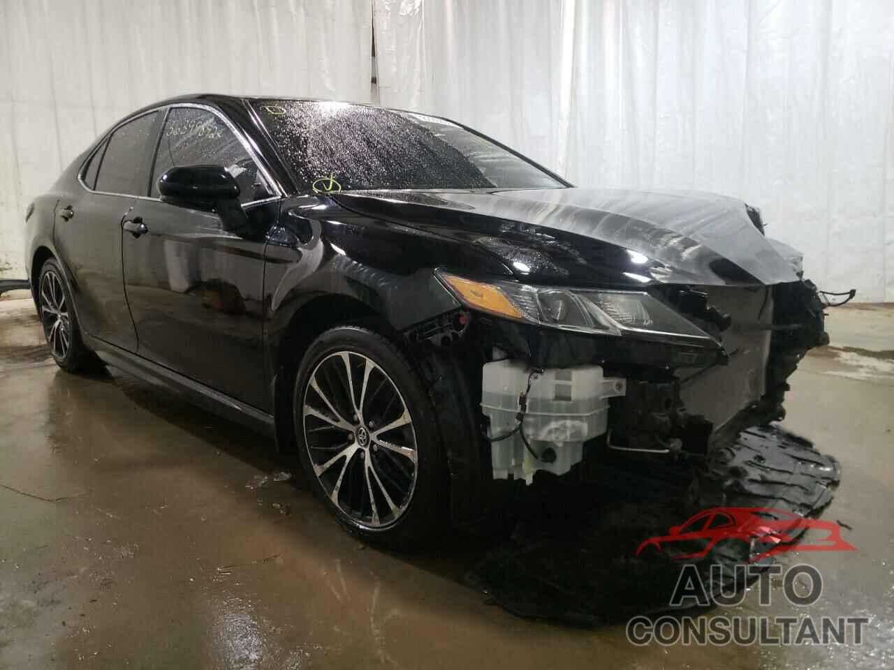TOYOTA CAMRY 2018 - 4T1B11HK8JU621560