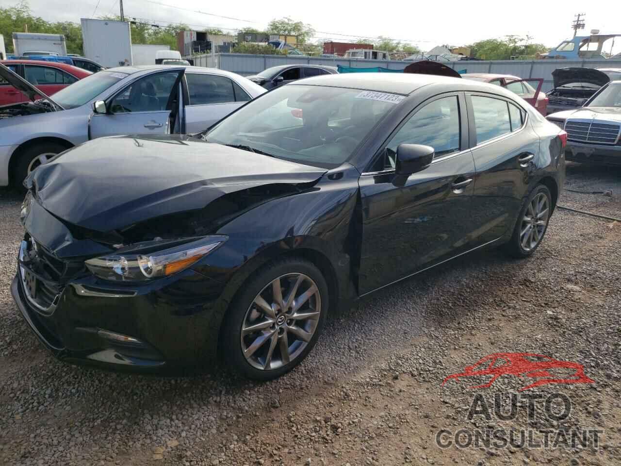 MAZDA 3 2018 - 3MZBN1V39JM256183