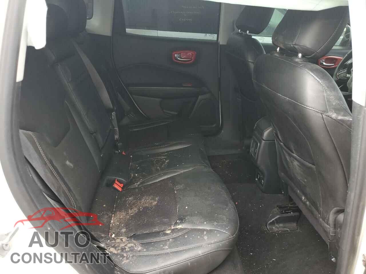 JEEP COMPASS 2018 - 3C4NJDBB1JT239330