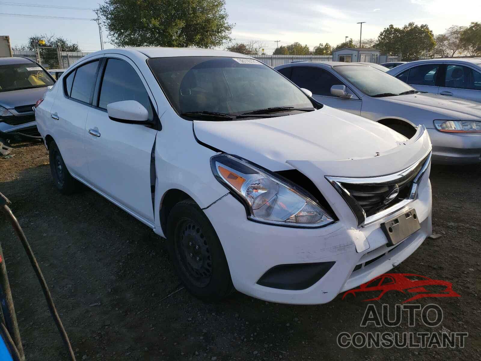 NISSAN VERSA 2017 - 3N1CN7AP0HK469485