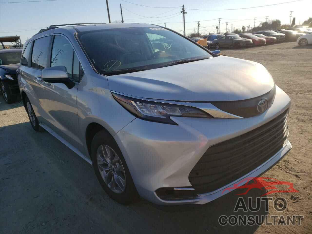 TOYOTA SIENNA 2022 - 5TDYRKEC7NS086659