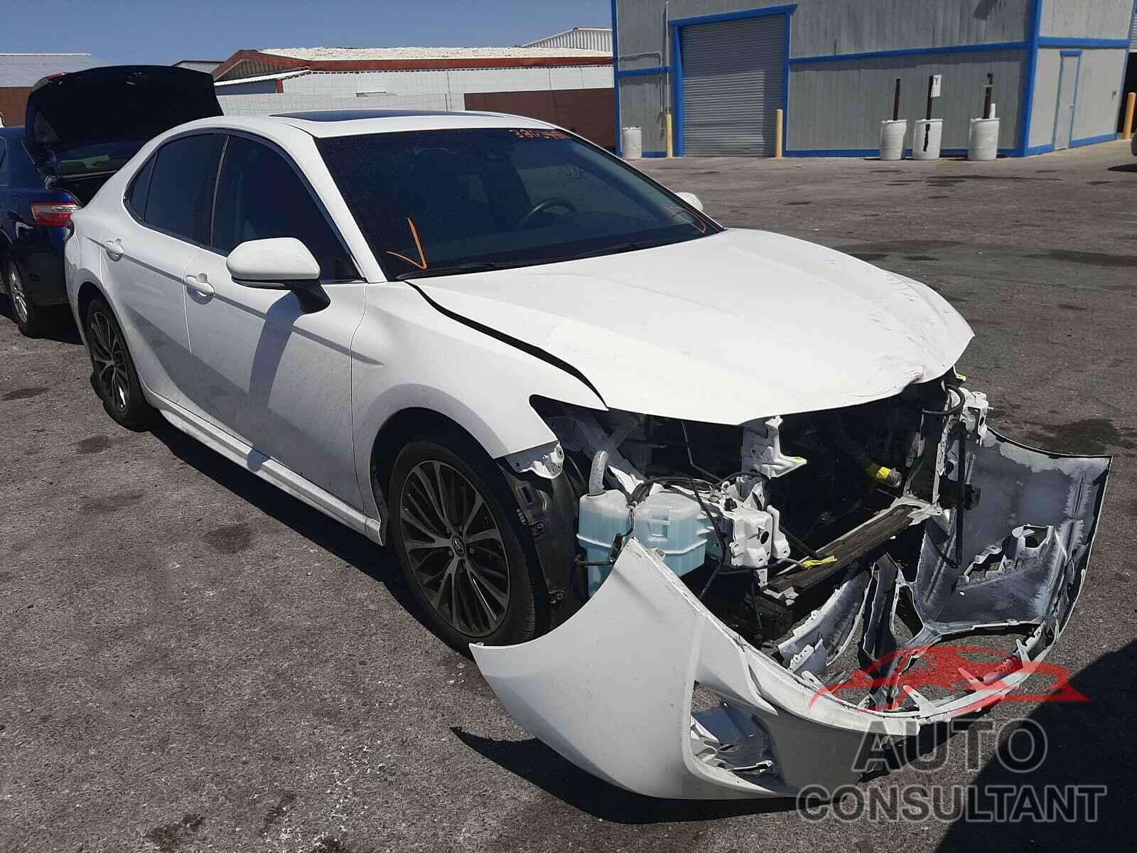 TOYOTA CAMRY 2018 - 4T1B11HK6JU065278