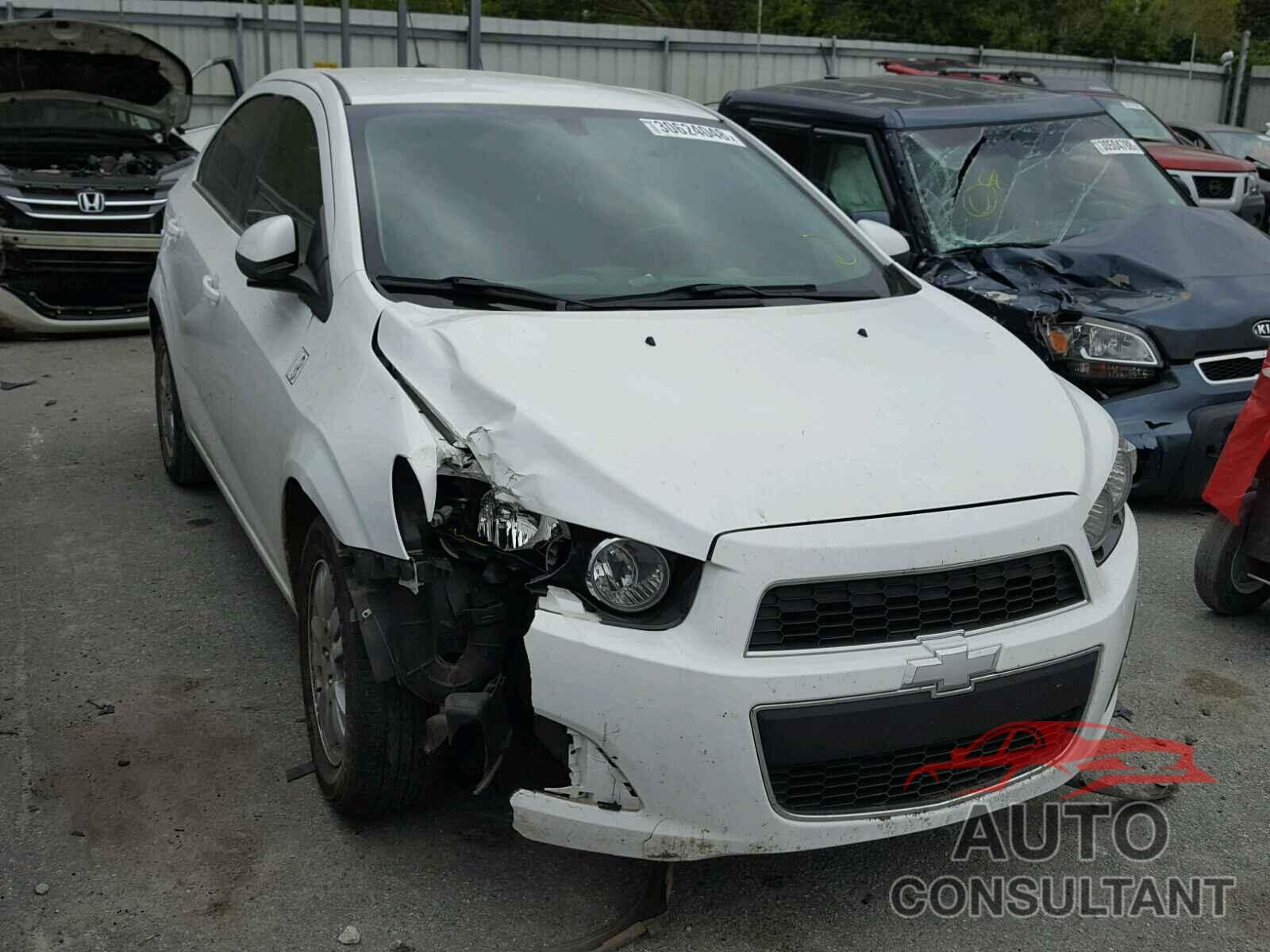 CHEVROLET SONIC 2015 - 1G1JC5SH9F4156818