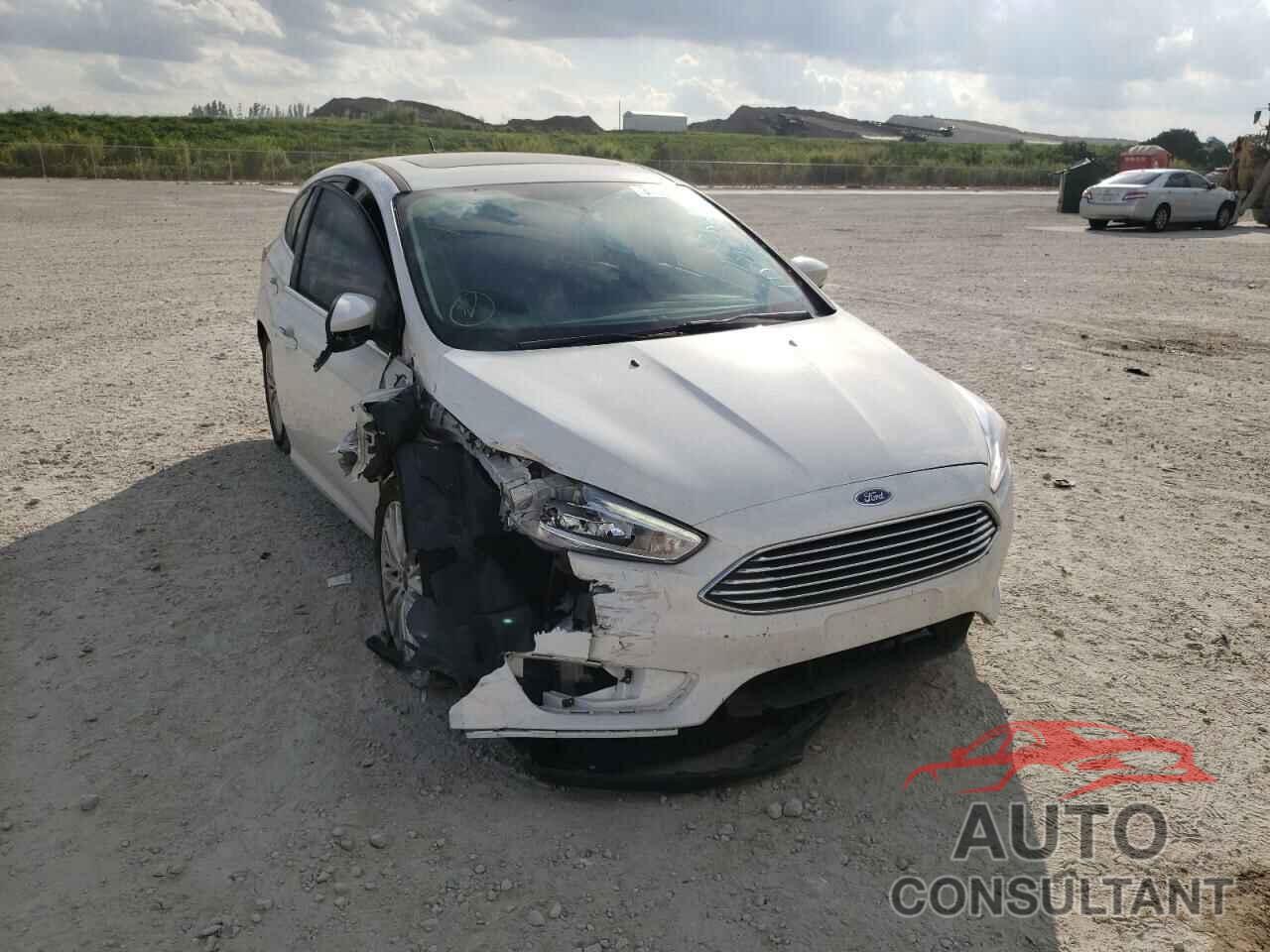 FORD FOCUS 2017 - 1FADP3N23HL228129