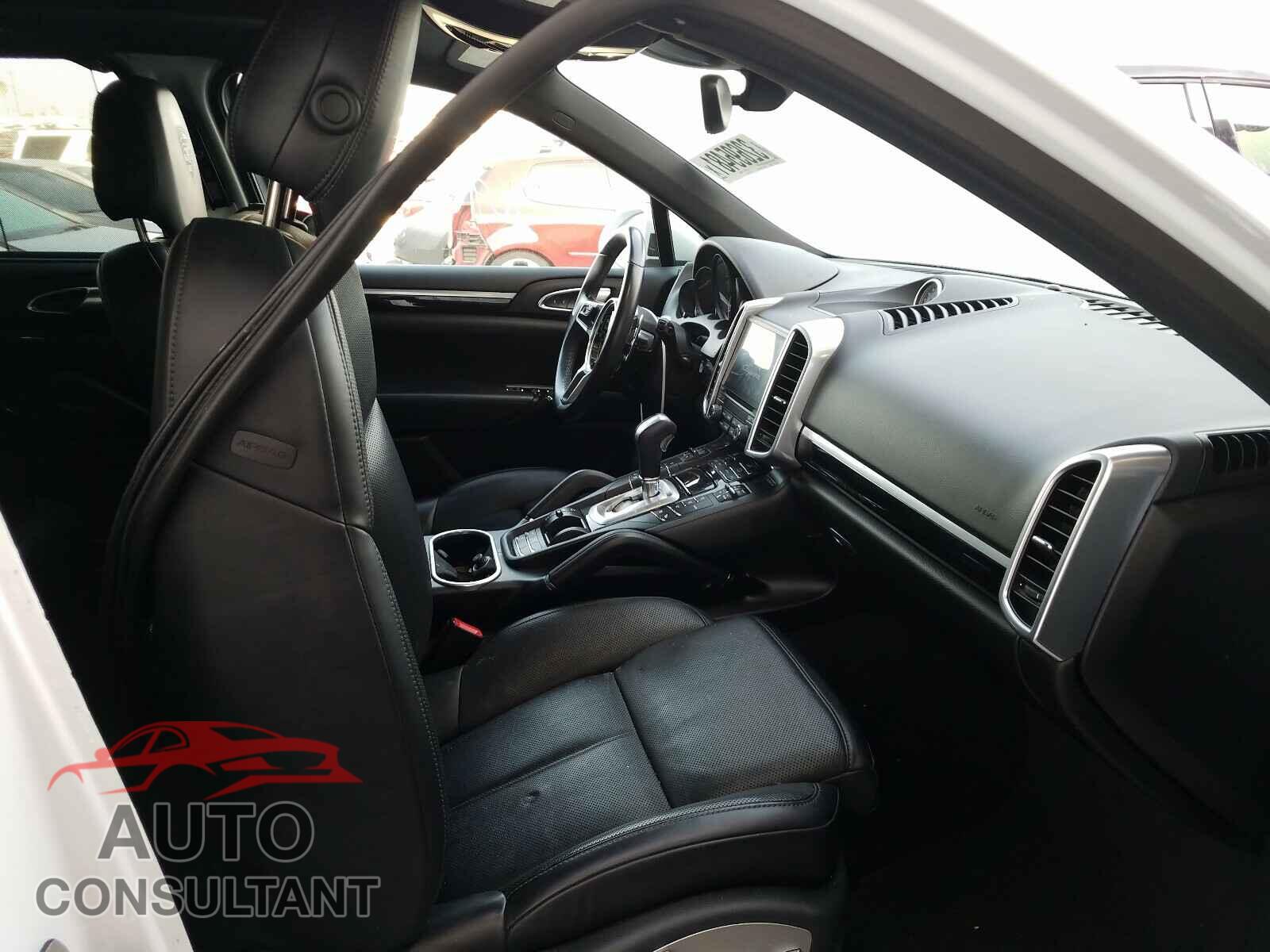 PORSCHE CAYENNE 2018 - WP1AA2A20JKA02106