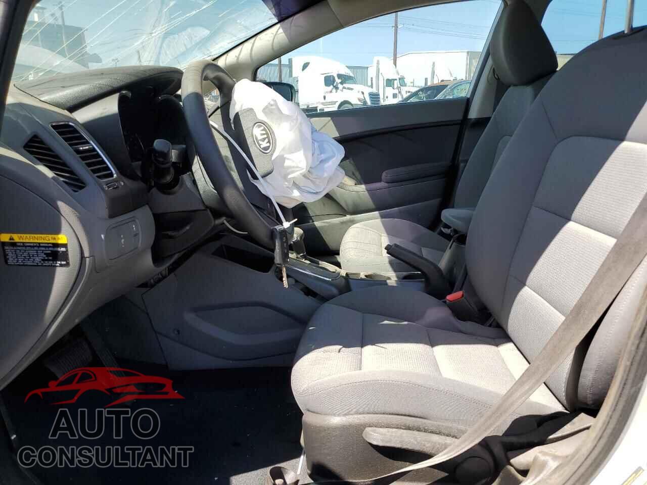 KIA FORTE 2017 - 3KPFK4A71HE049993