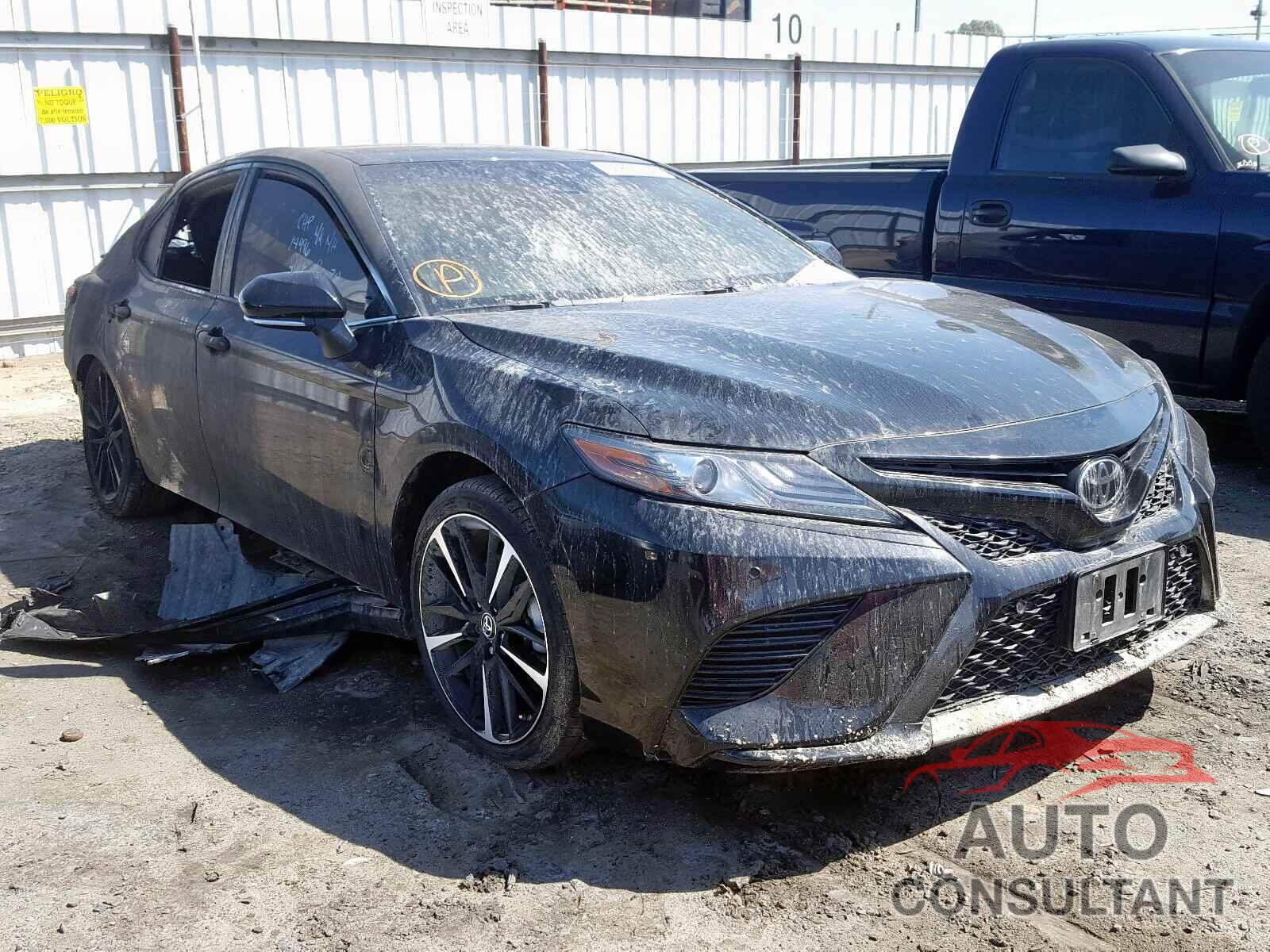 TOYOTA CAMRY 2018 - 4T1B61HK2JU157702