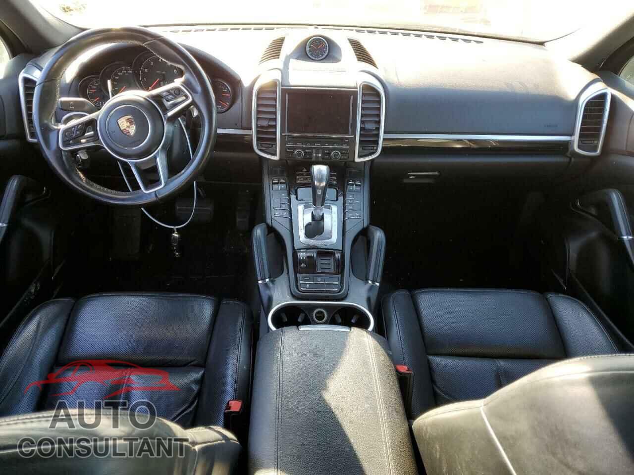 PORSCHE CAYENNE 2016 - WP1AA2A2XGKA13929