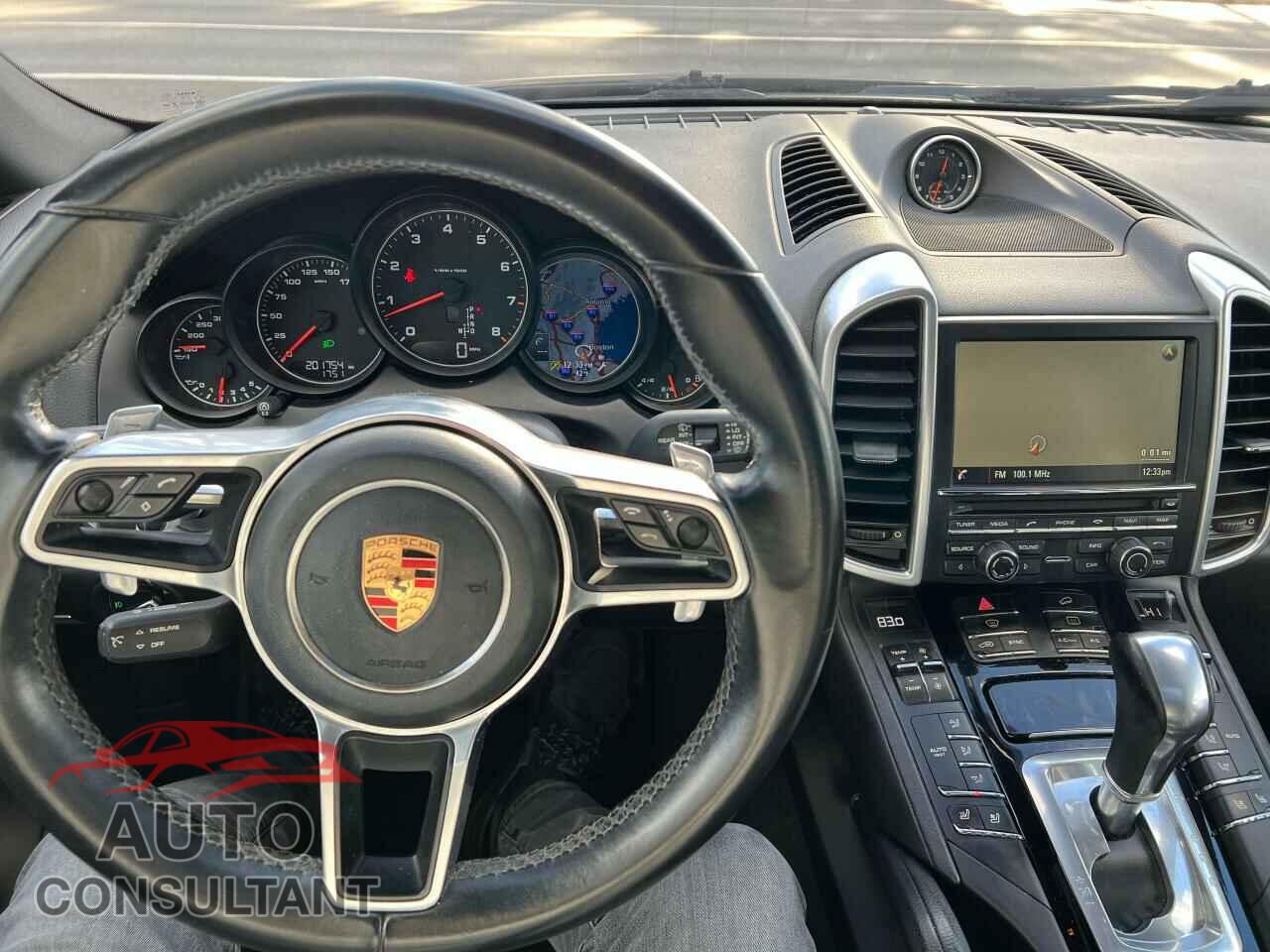 PORSCHE CAYENNE 2016 - WP1AA2A24GKA37143