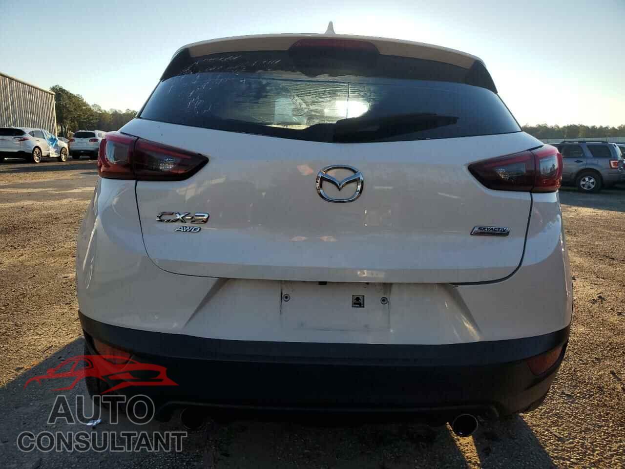 MAZDA CX-3 2018 - JM1DKFC73J0301631