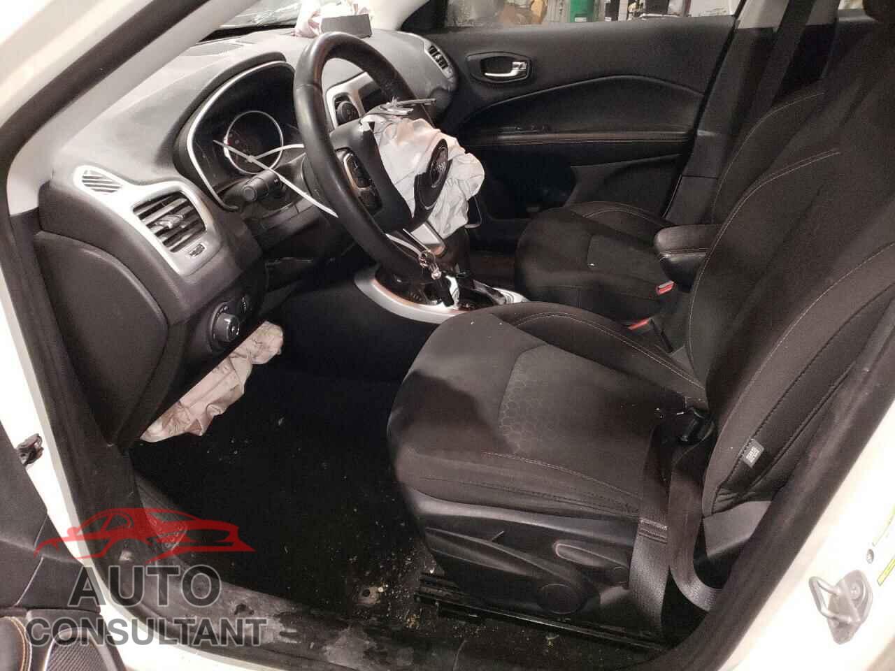 JEEP COMPASS 2019 - 3C4NJDAB0KT659194
