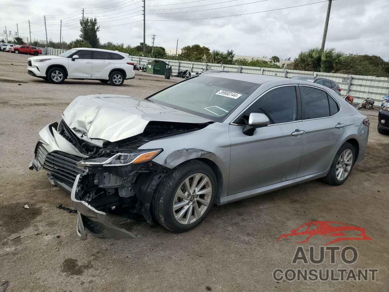 TOYOTA CAMRY 2021 - 4T1C11AK1MU520167