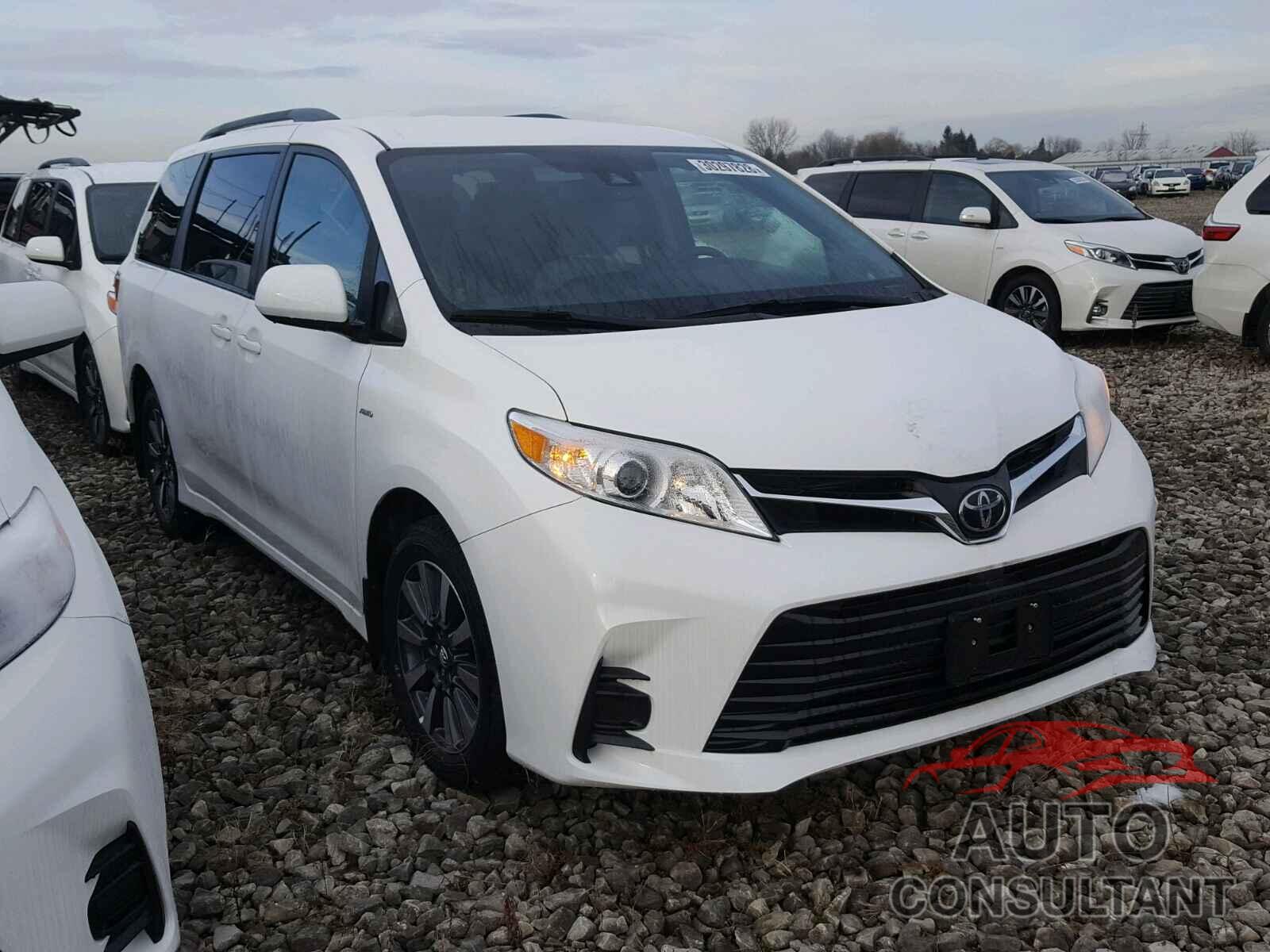 TOYOTA SIENNA 2018 - 5TDJZ3DC4JS192151