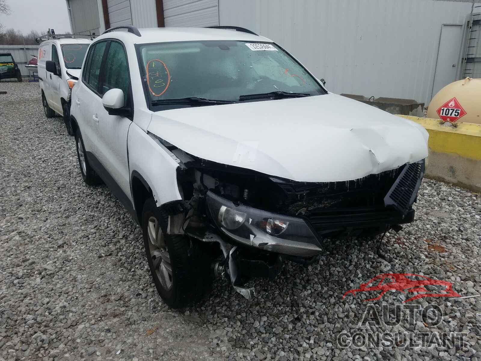 VOLKSWAGEN TIGUAN 2016 - WVGAV7AX2GW531455