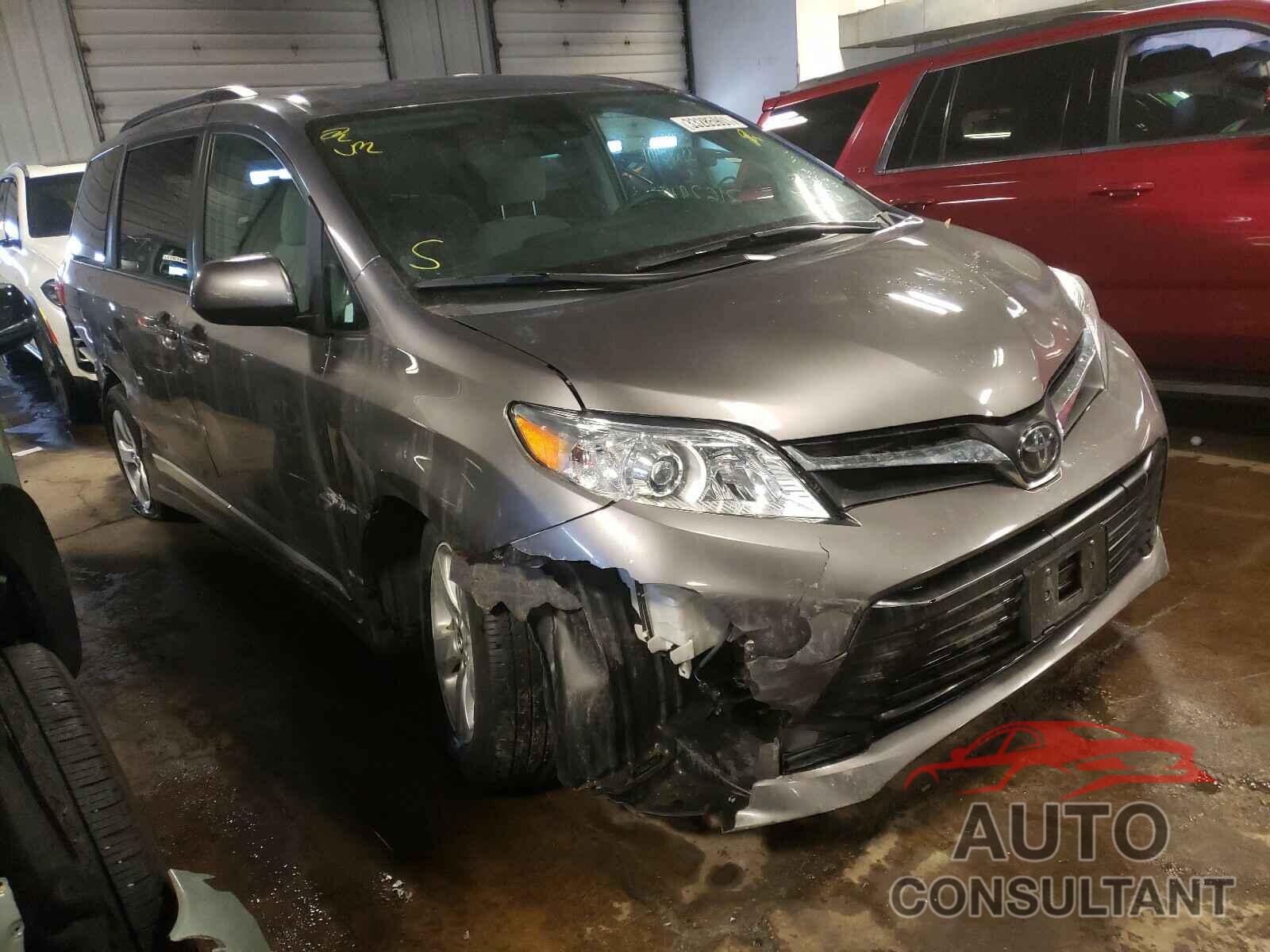 TOYOTA SIENNA 2018 - 5TDKZ3DC6JS946655