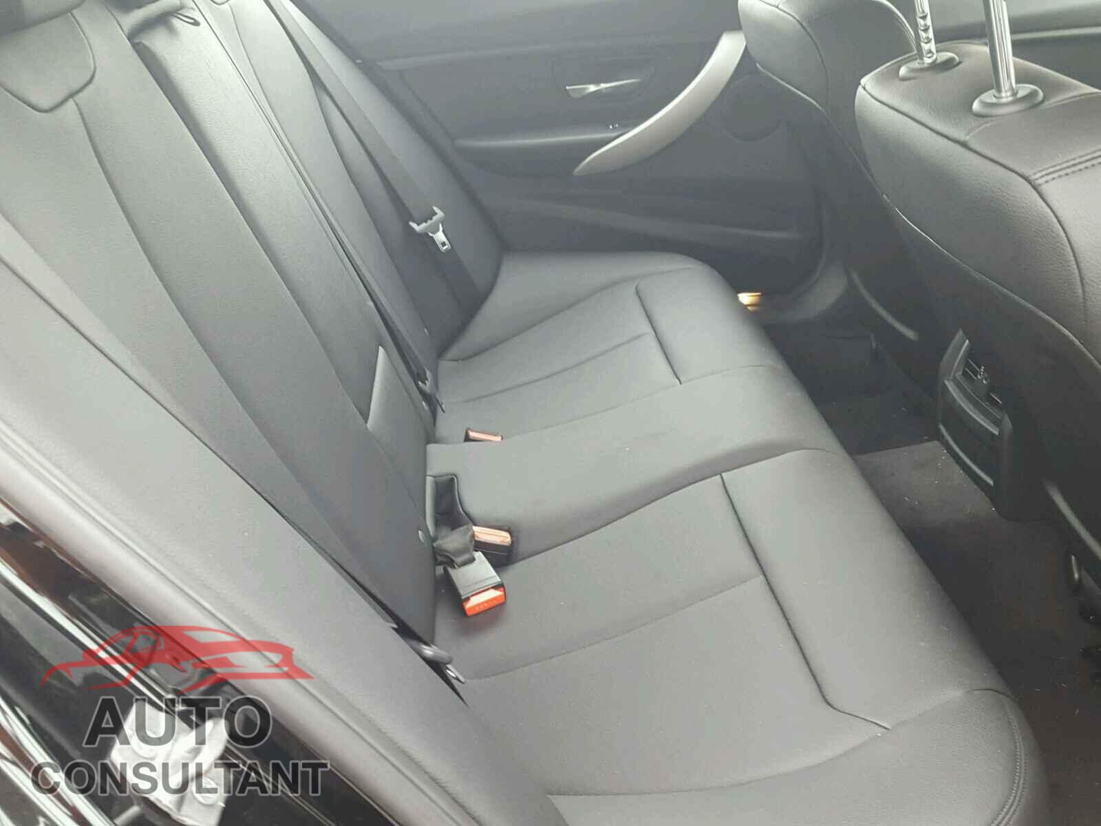 BMW 3 SERIES 2016 - WBA8E1G50GNU11954