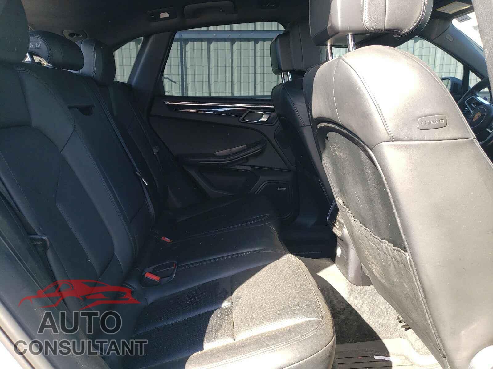 PORSCHE MACAN 2016 - WP1AB2A52GLB43625