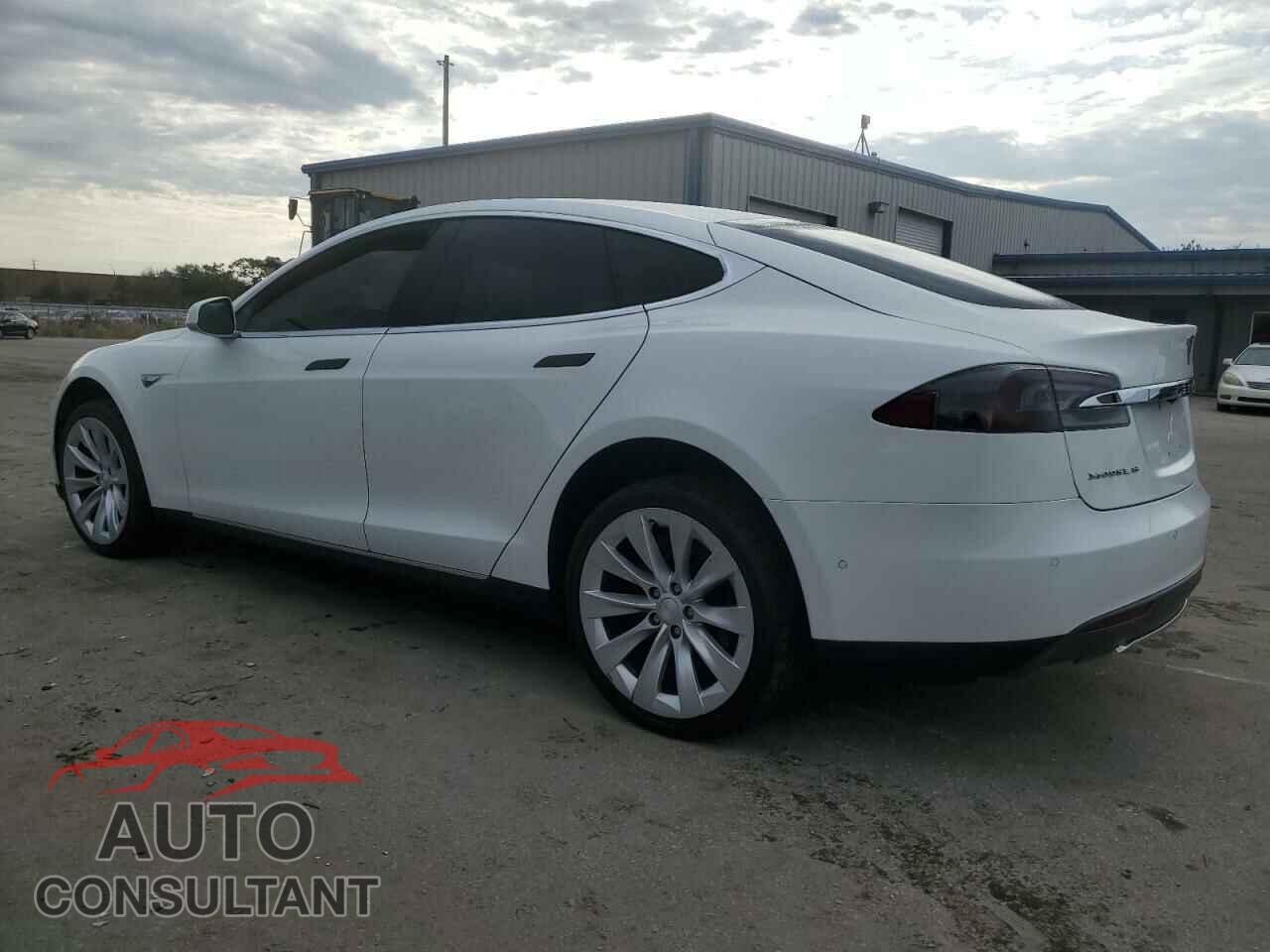 TESLA MODEL S 2015 - 5YJSA1E23FF119743