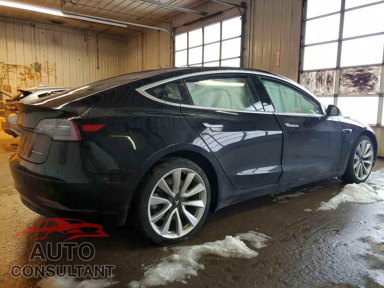 TESLA MODEL 3 2018 - 5YJ3E1EB5JF149117