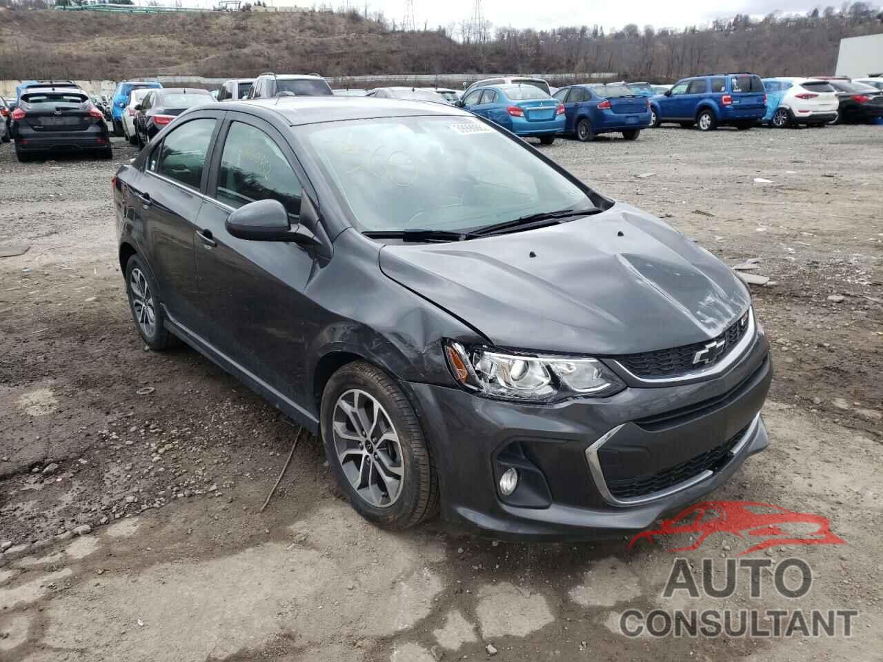 CHEVROLET SONIC 2018 - 1G1JD5SG8J4108532