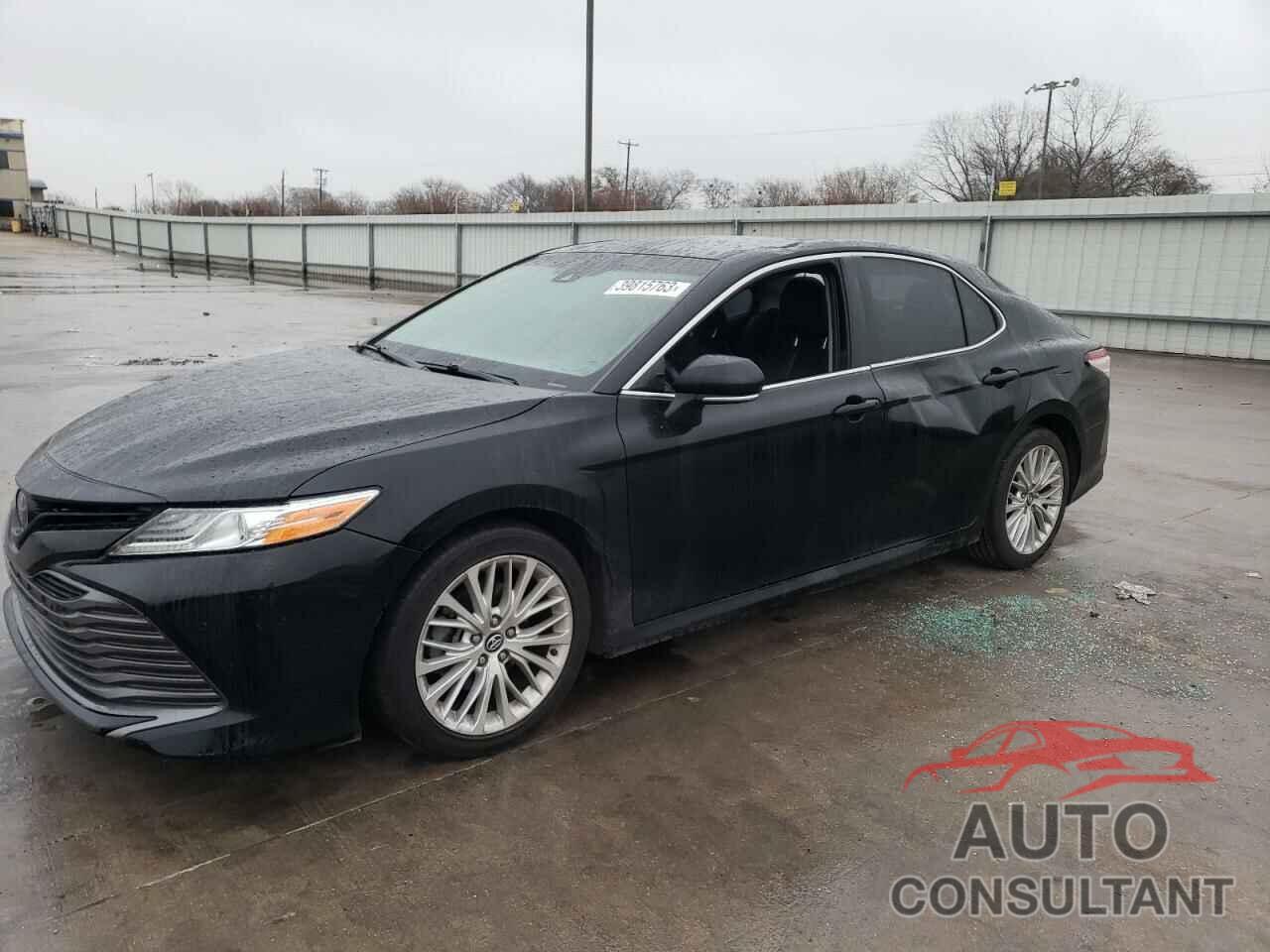 TOYOTA CAMRY 2018 - 4T1B11HK2JU049918