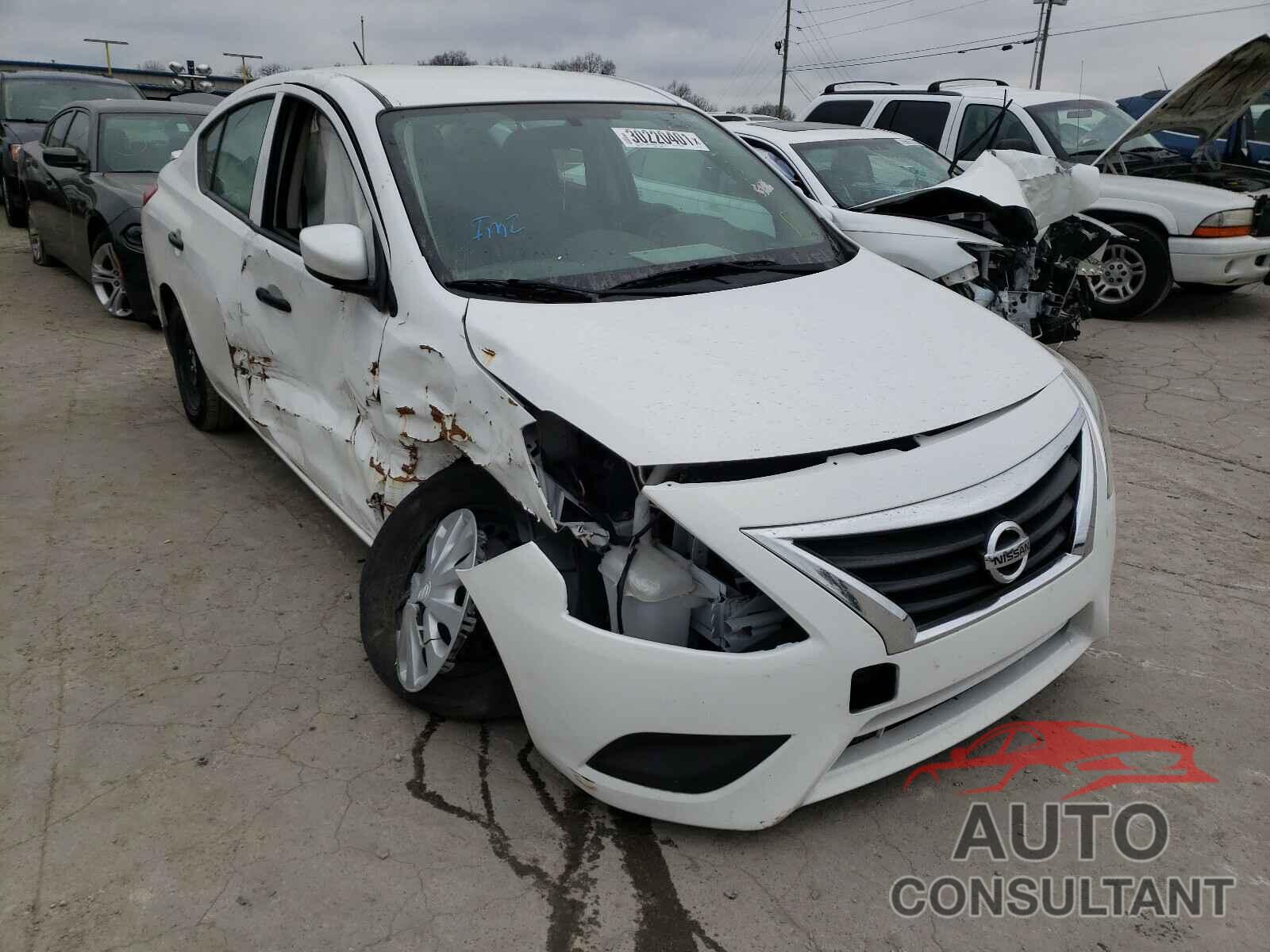 NISSAN VERSA 2019 - 3N1CN7AP0KL824849