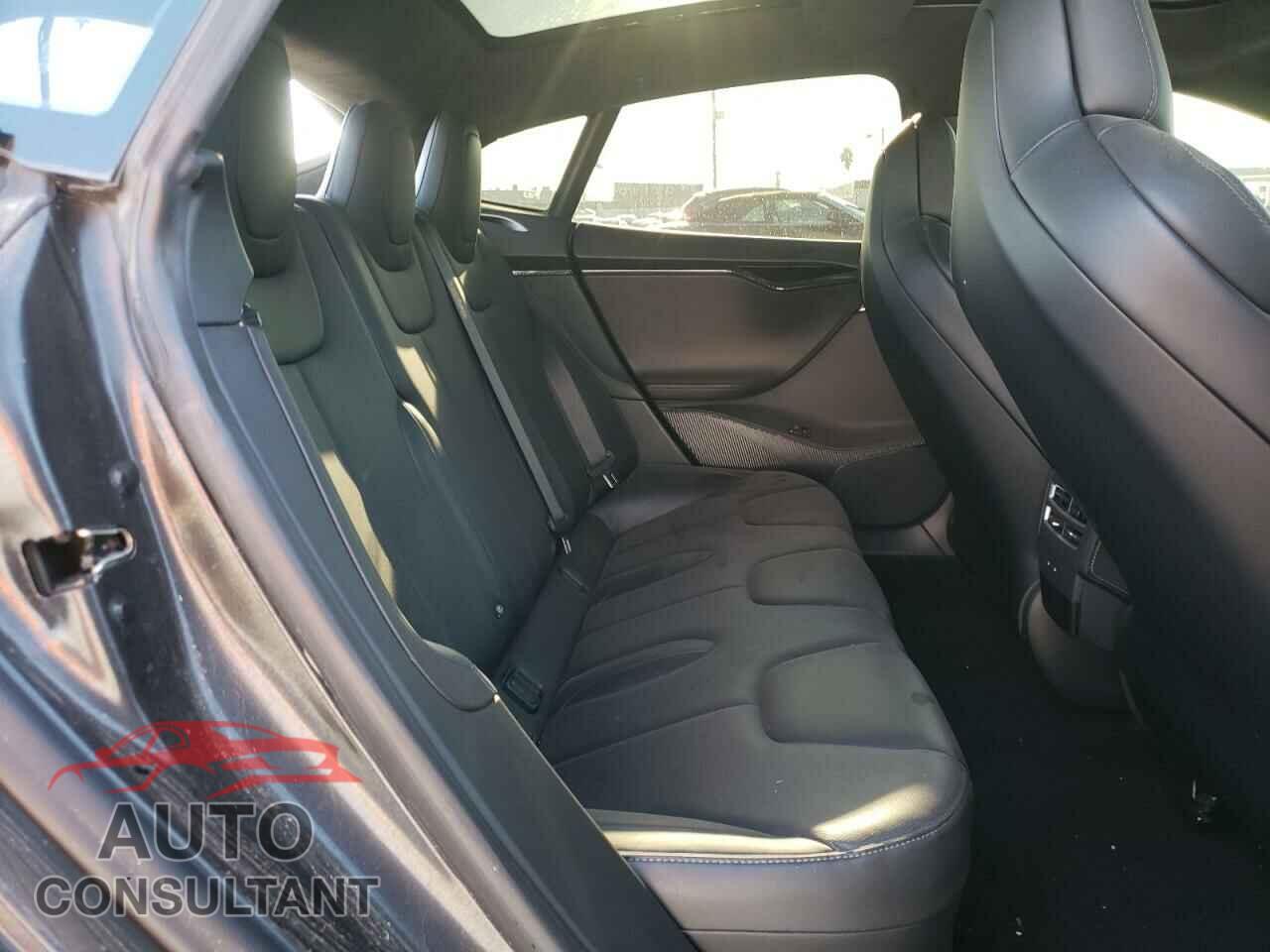 TESLA MODEL S 2017 - 5YJSA1E4XHF176316