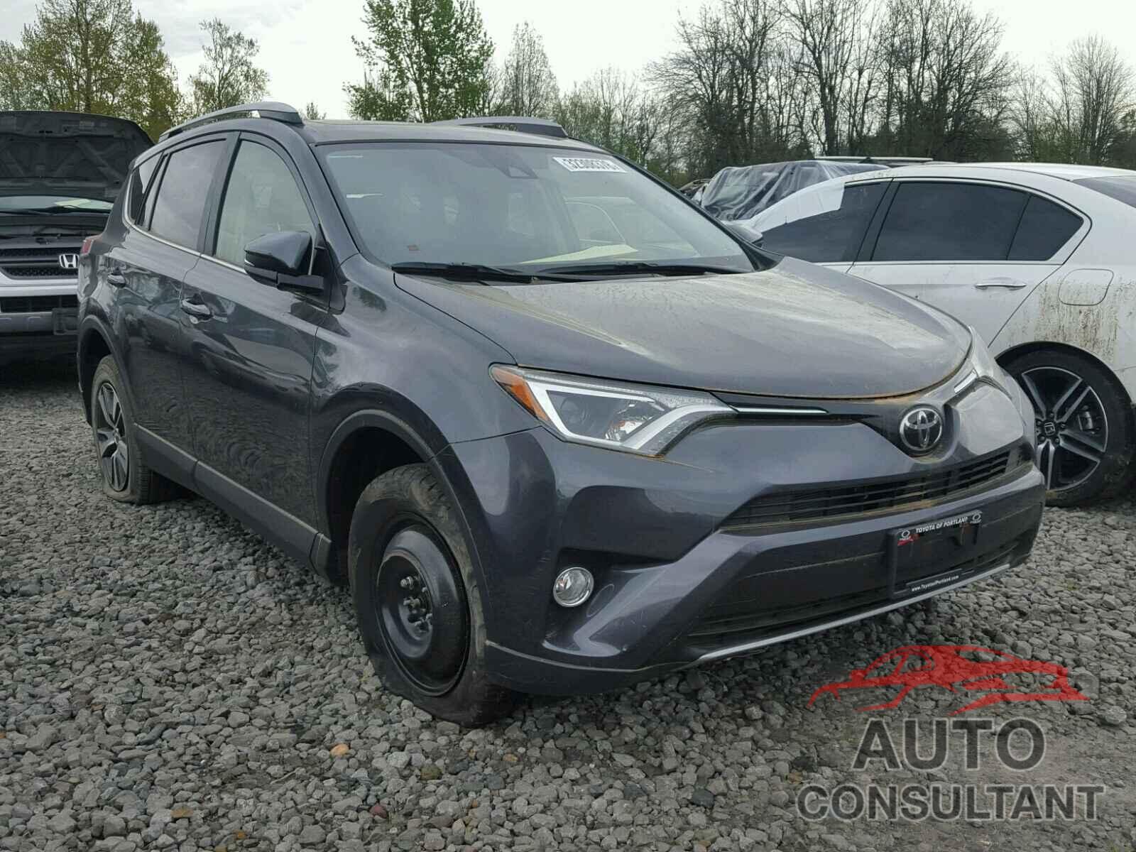 TOYOTA RAV4 2017 - JTMRFREV1HJ172834