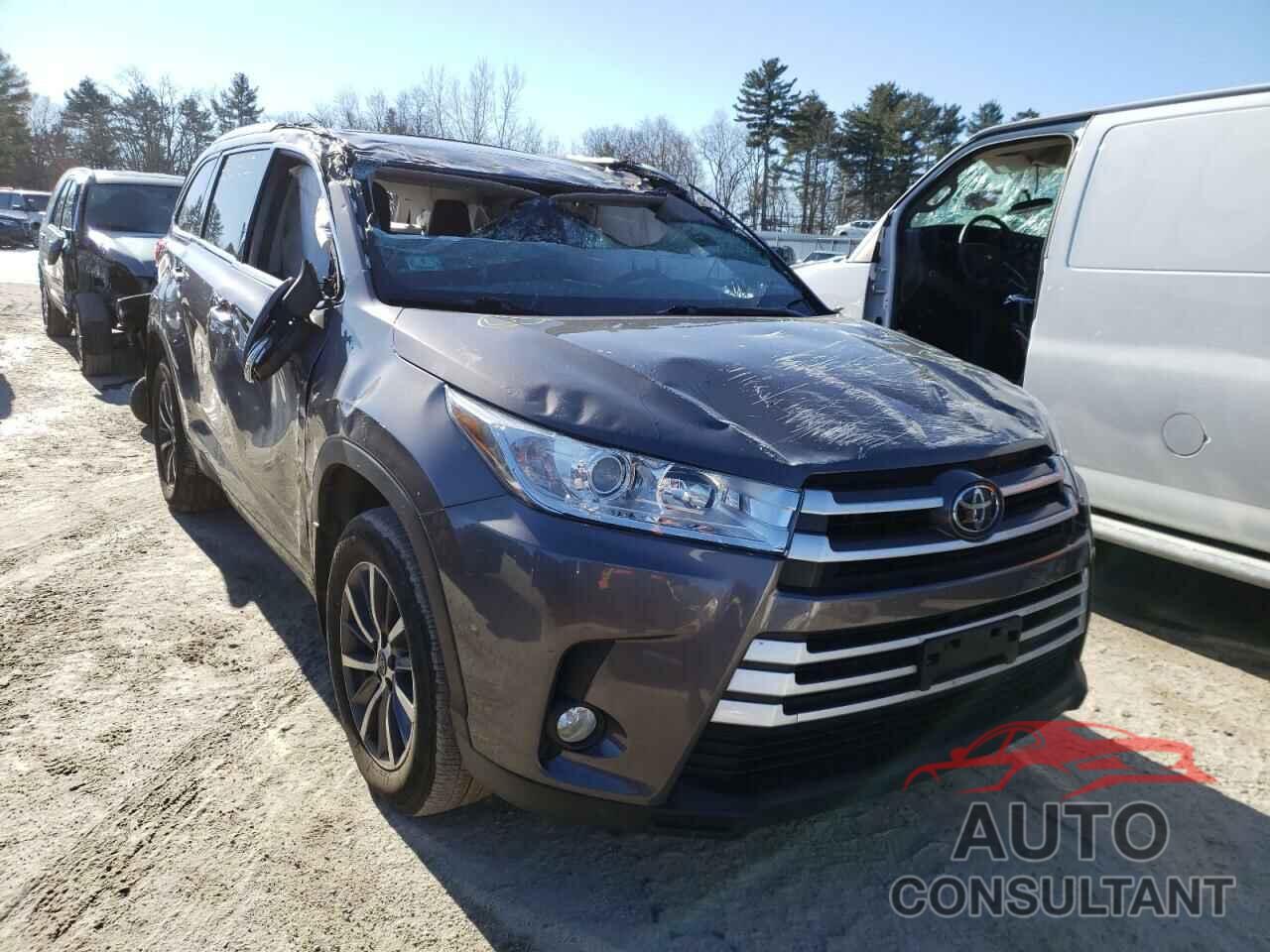 TOYOTA HIGHLANDER 2018 - 5TDJZRFH1JS528687