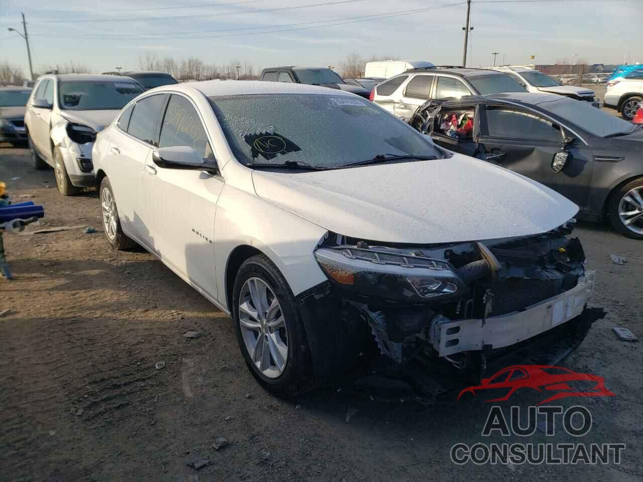 CHEVROLET MALIBU 2018 - 1G1ZD5ST5JF233931