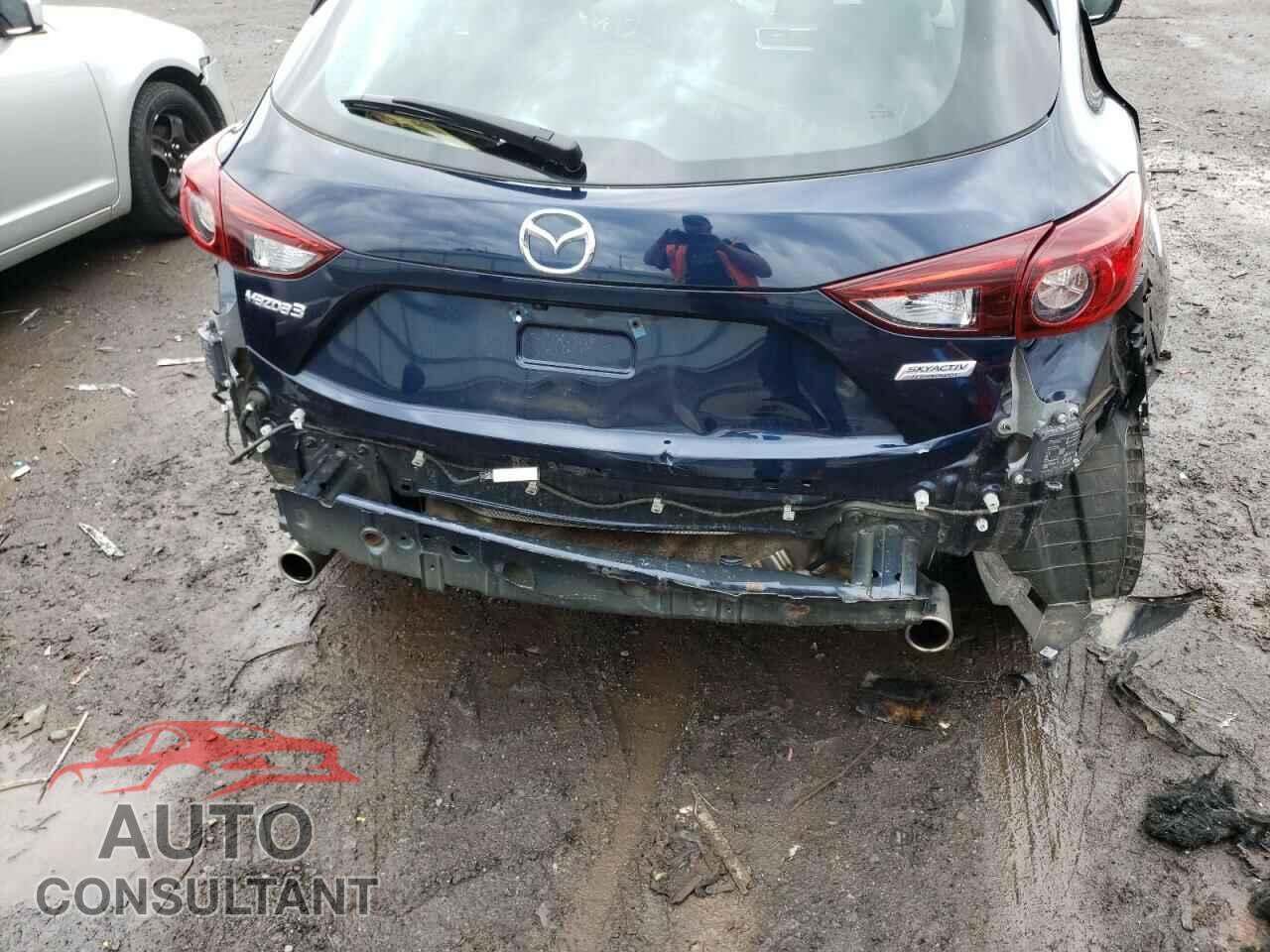 MAZDA 3 2018 - 3MZBN1L35JM240825