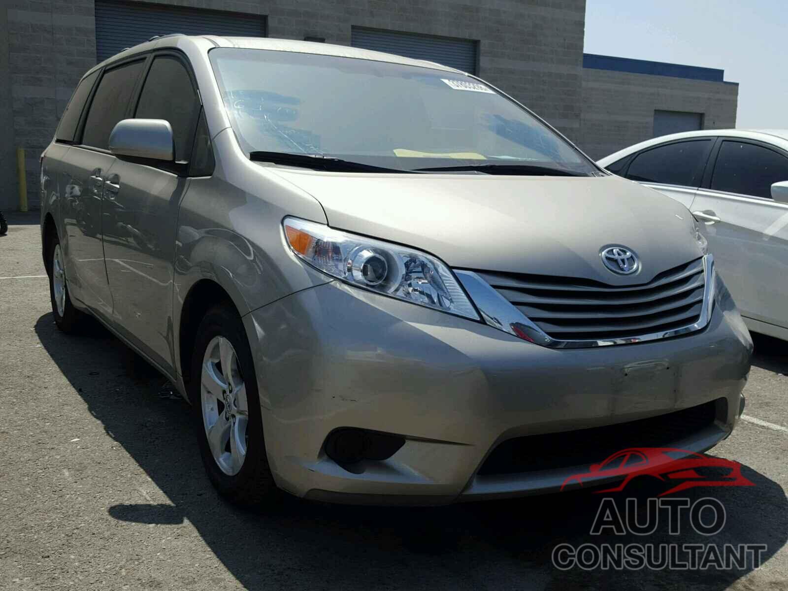 TOYOTA SIENNA LE 2017 - 5TDKZ3DC2HS841184