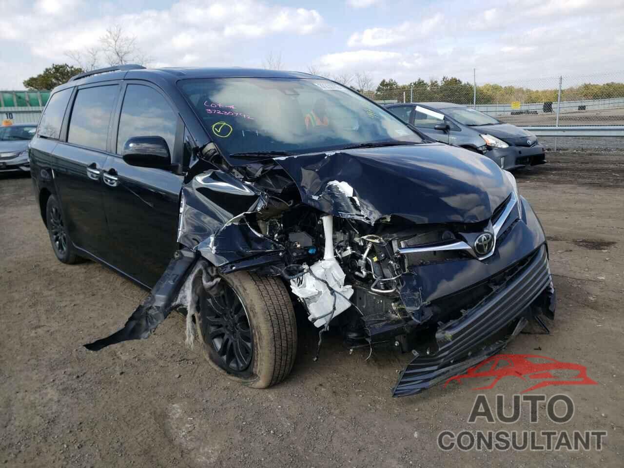 TOYOTA SIENNA 2019 - 5TDYZ3DC2KS997176