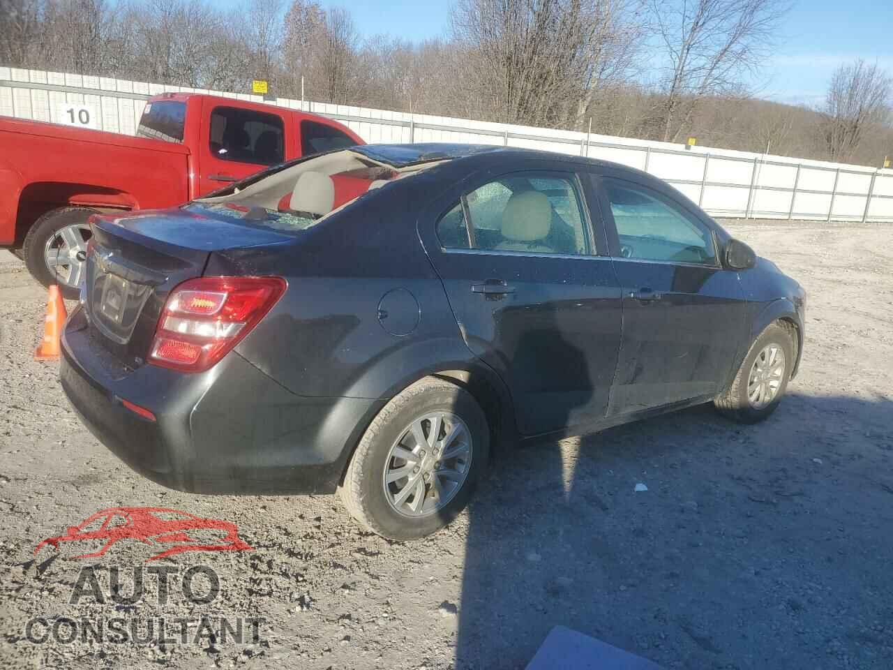 CHEVROLET SONIC 2018 - 1G1JD5SH3J4114800